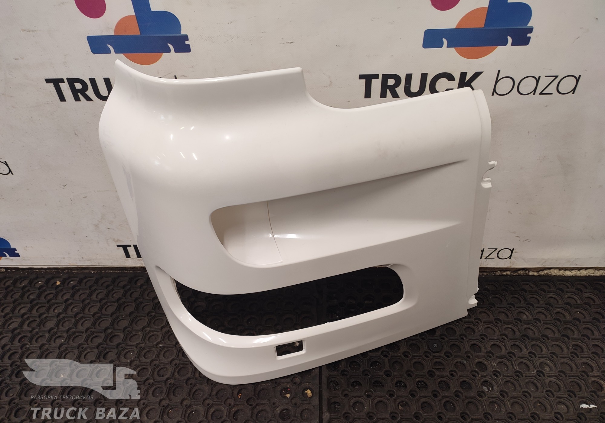 1911144 Облицовка фары правой для Daf