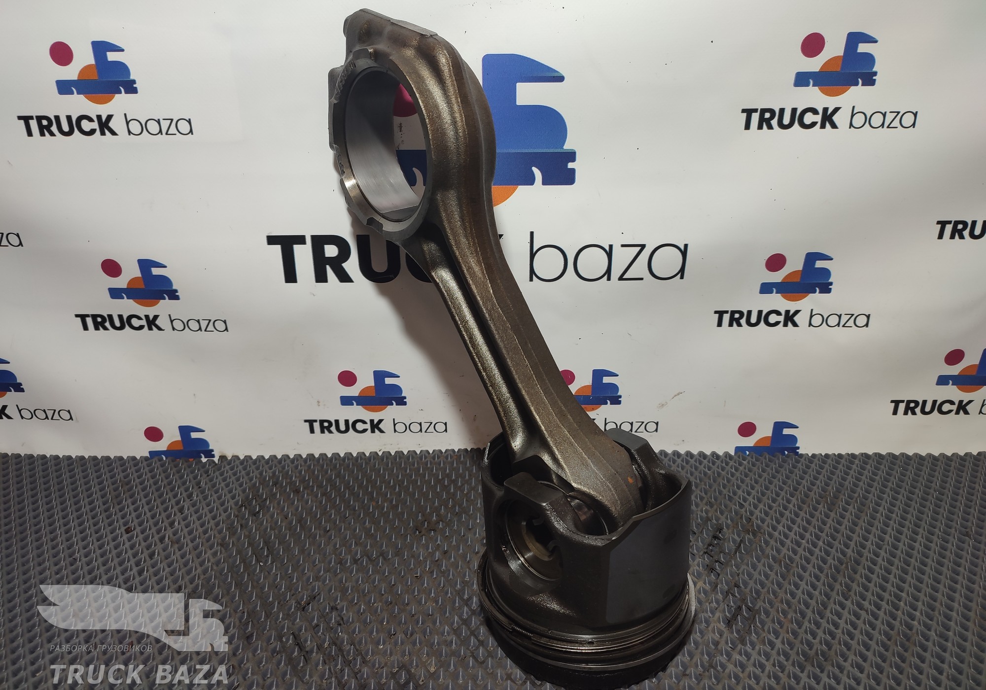 1748014 Поршень c шатуном для Daf XF106 (с 2012)