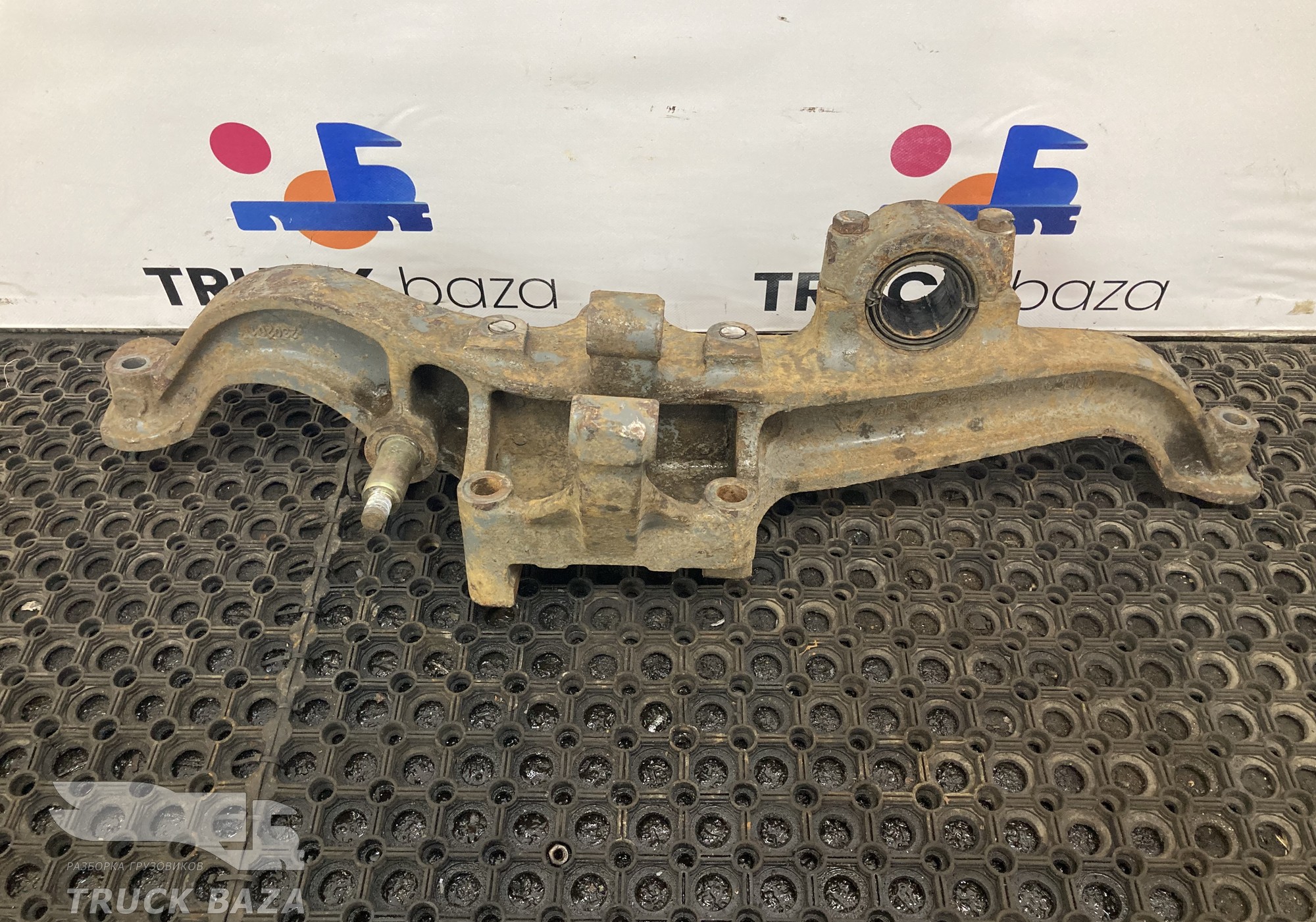 AZ9925528081 Кронштейн пневморессоры правый для Sinotruk Sitrak C7H