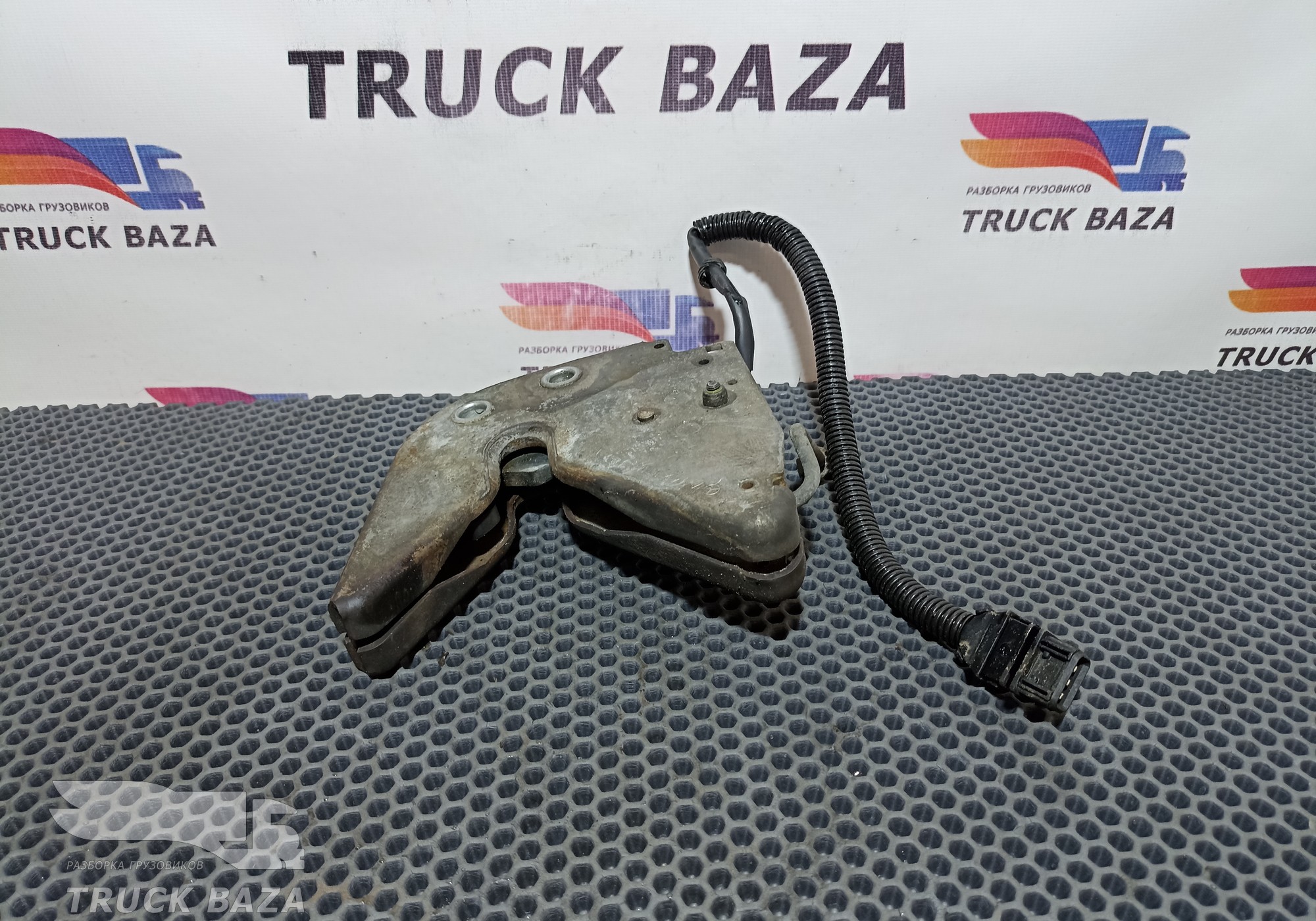 A9303100083 Замок кабины для Mercedes-Benz
