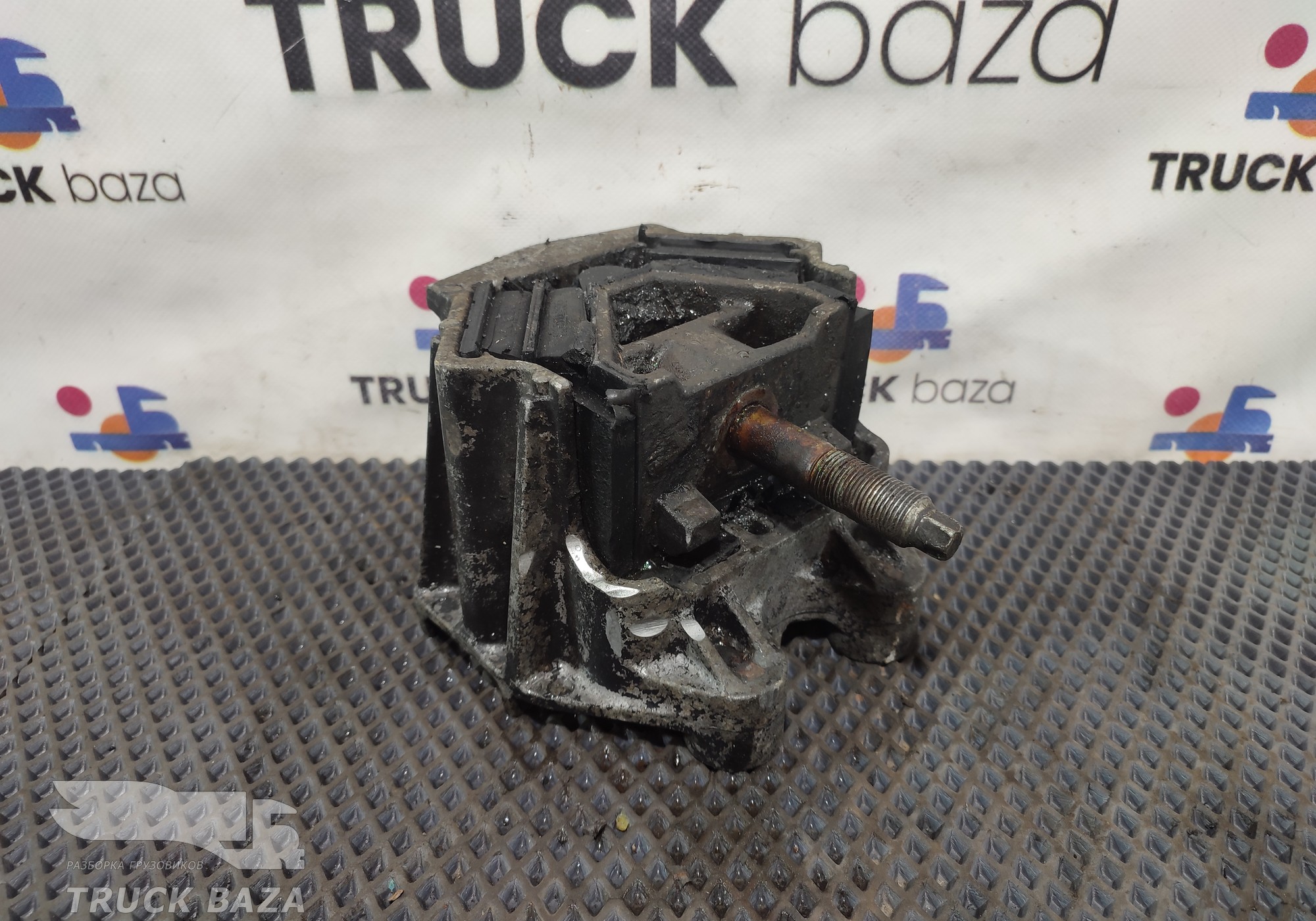 81962100571 Подушка двигателя передняя