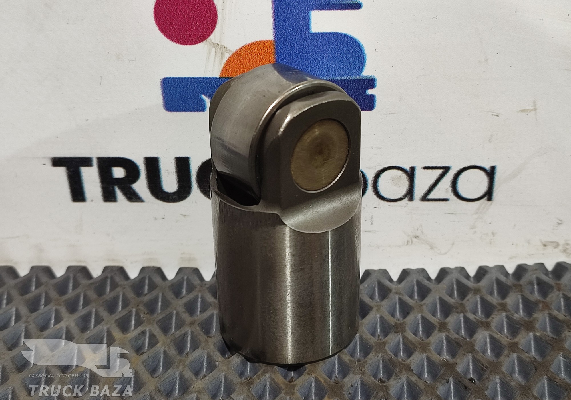 1867257 Толкатель выпускного клапана