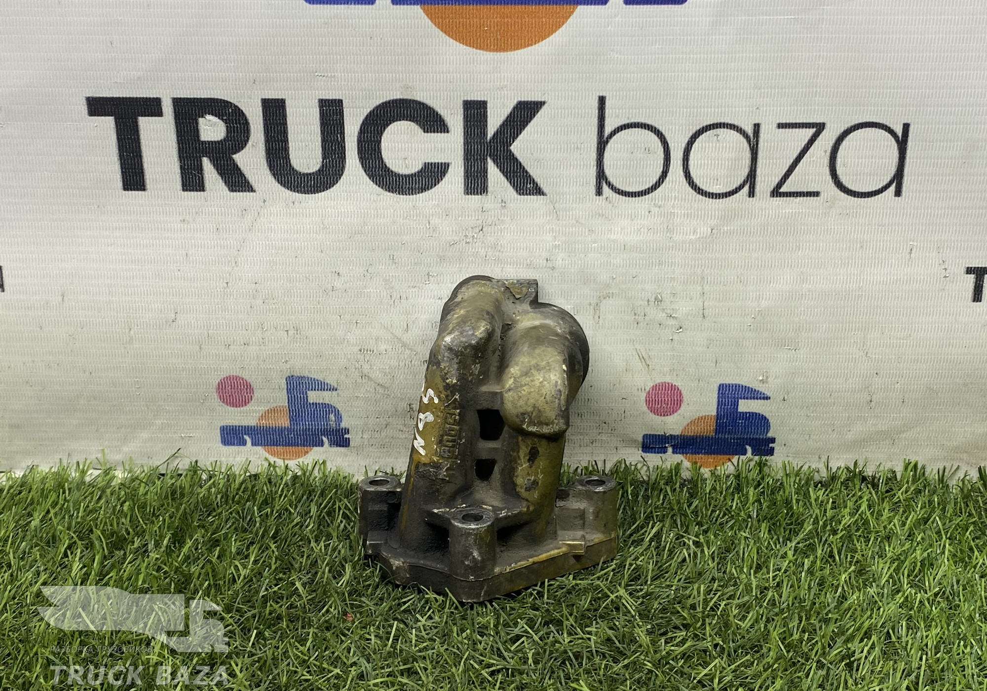 51054403002 Патрубок масляного фильтра