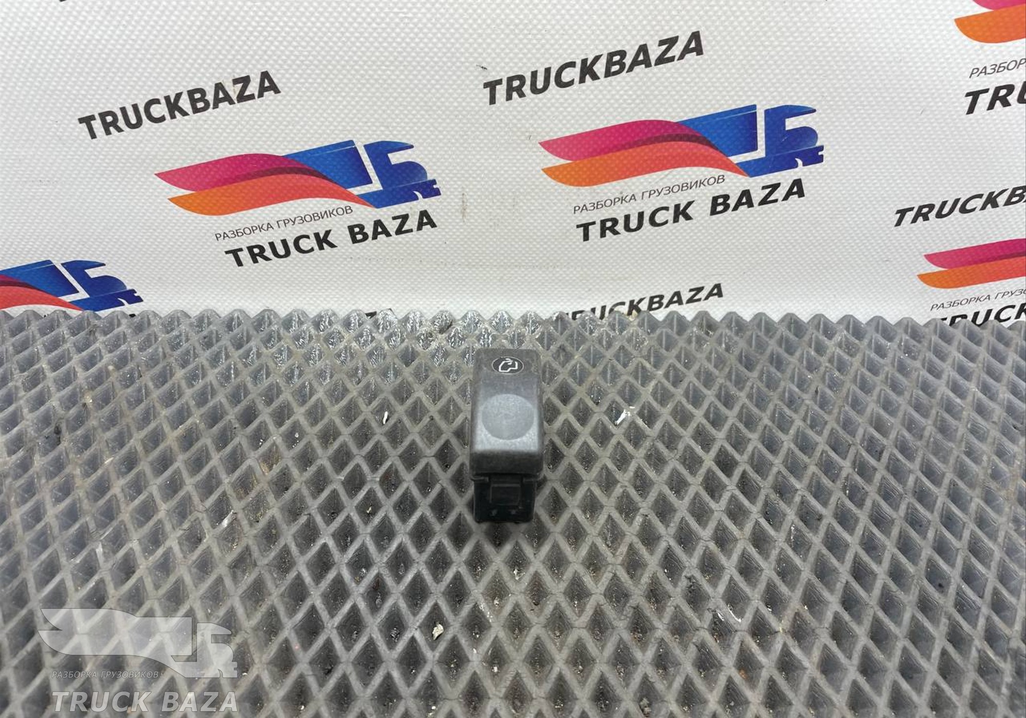 1435596 Кнопка люка для Daf XF105 (с 2005)