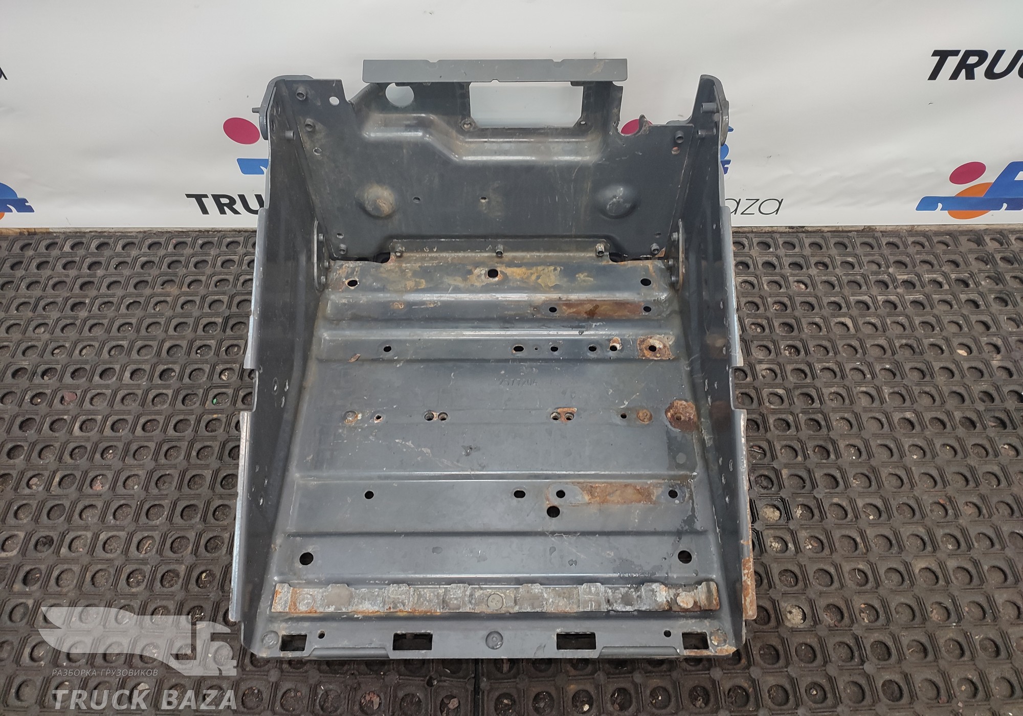 2577204 Ящик АКБ