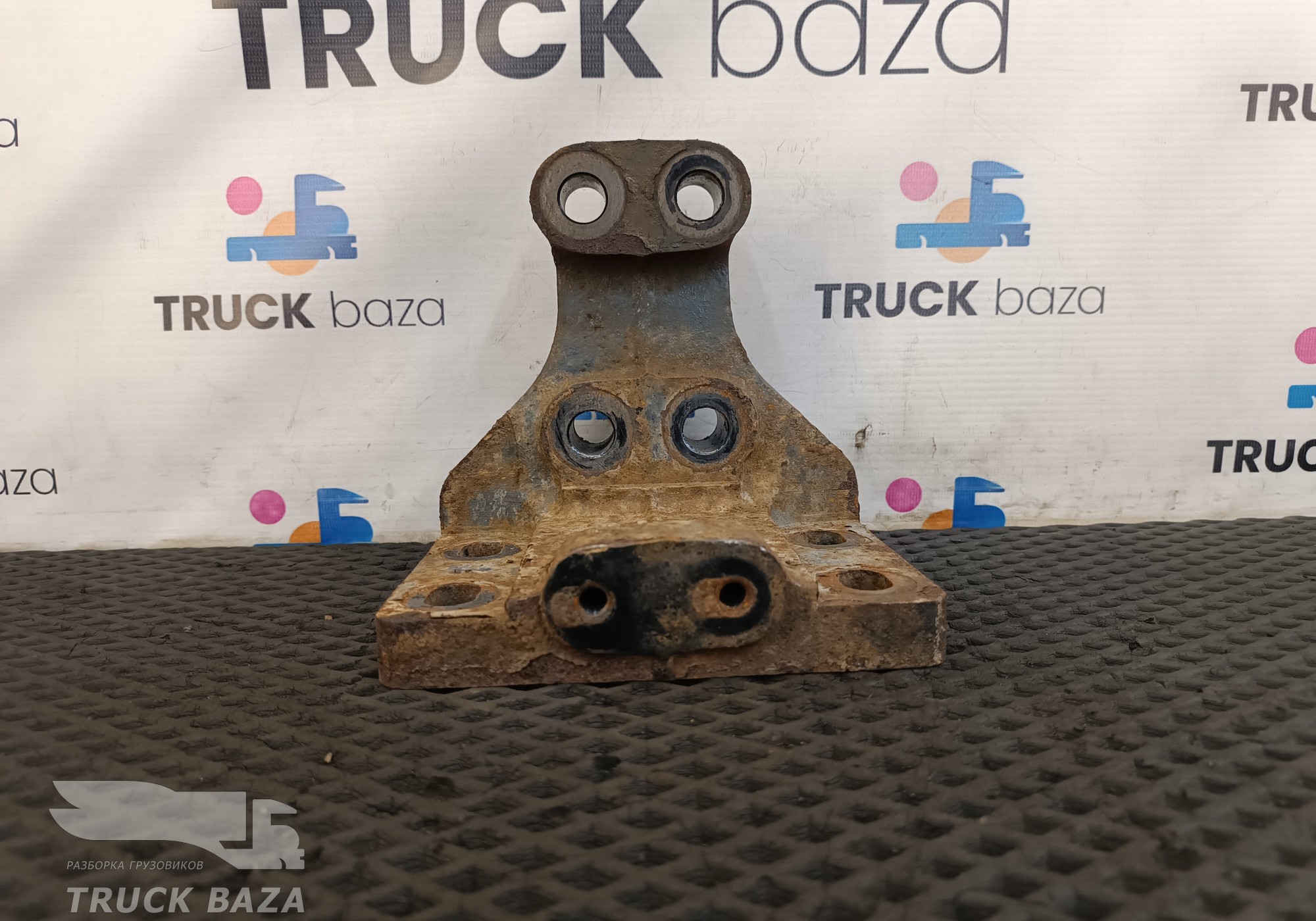 500398154 Кронштейн торсиона кабины правый для Iveco Stralis