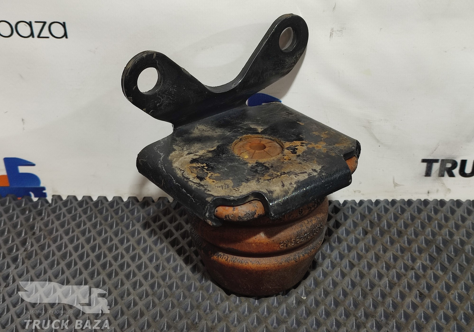 81962100613 Отбойник передней рессоры