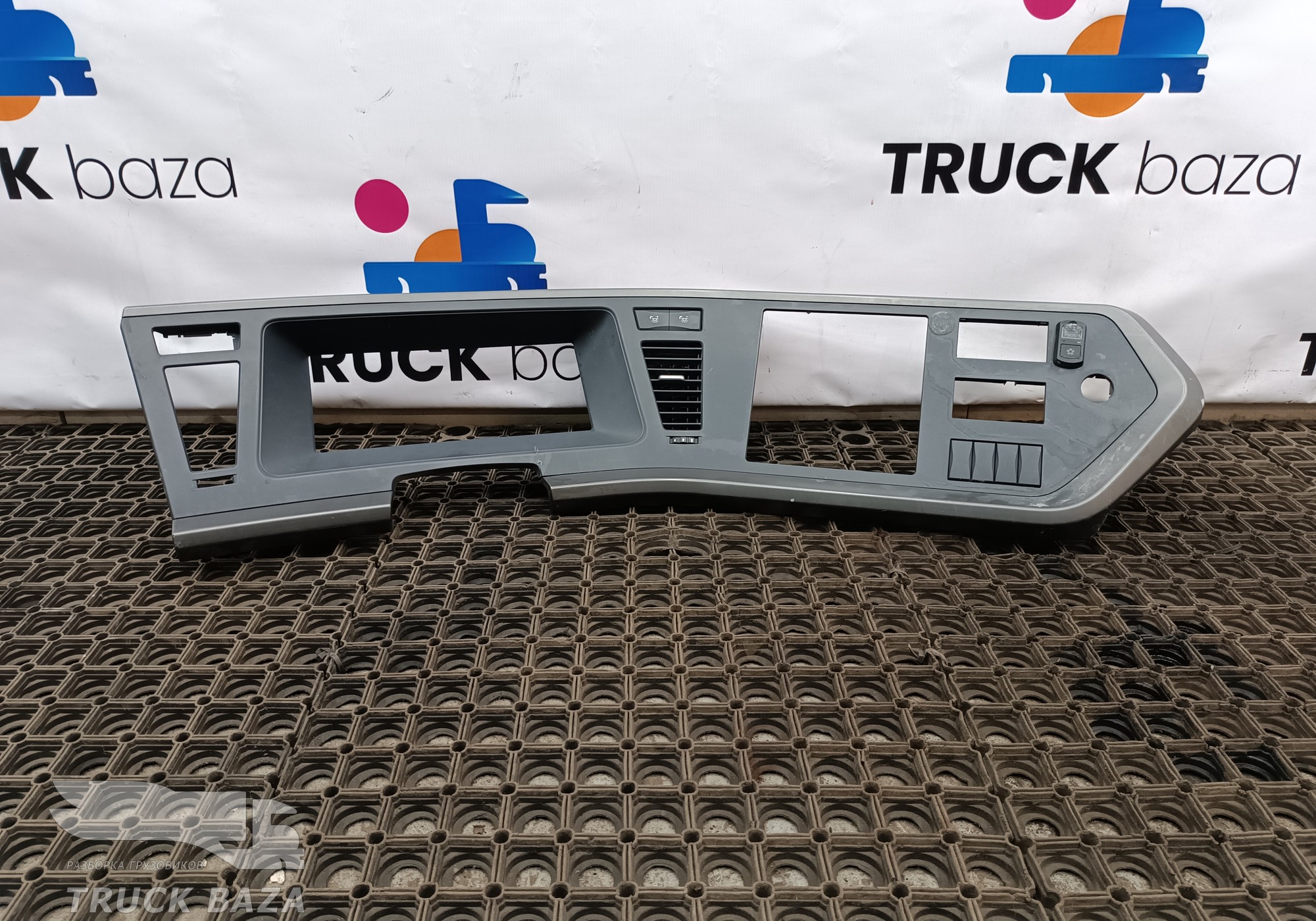 5305955C6208 Накладка торпедо для DongFeng GX DFH4180