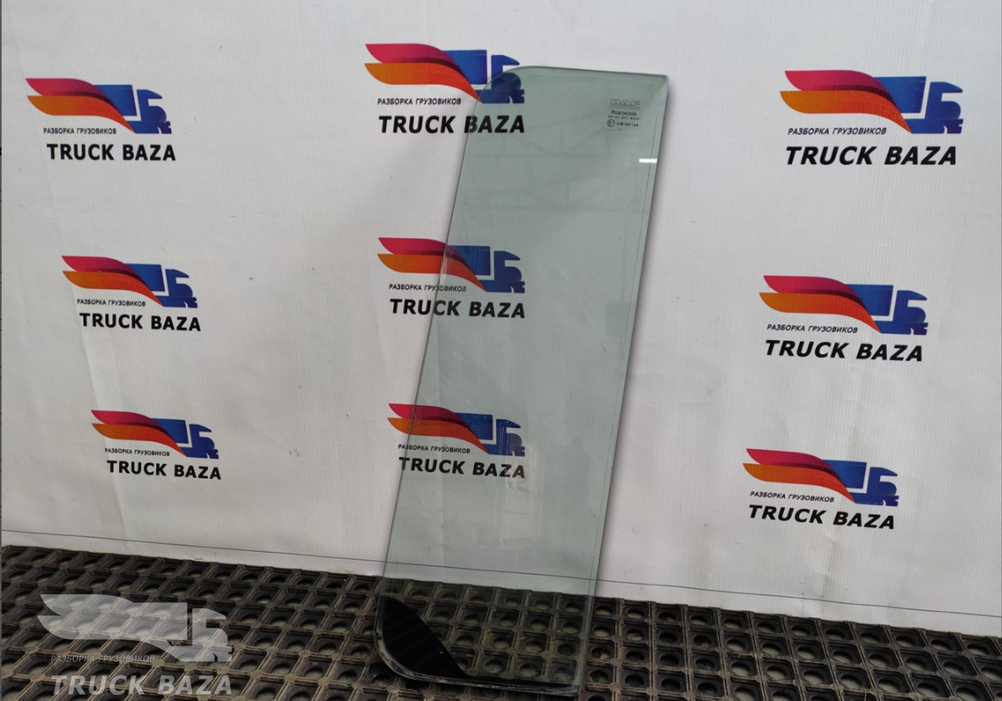 1676966 Форточка двери правой для Daf XF105 (с 2005)