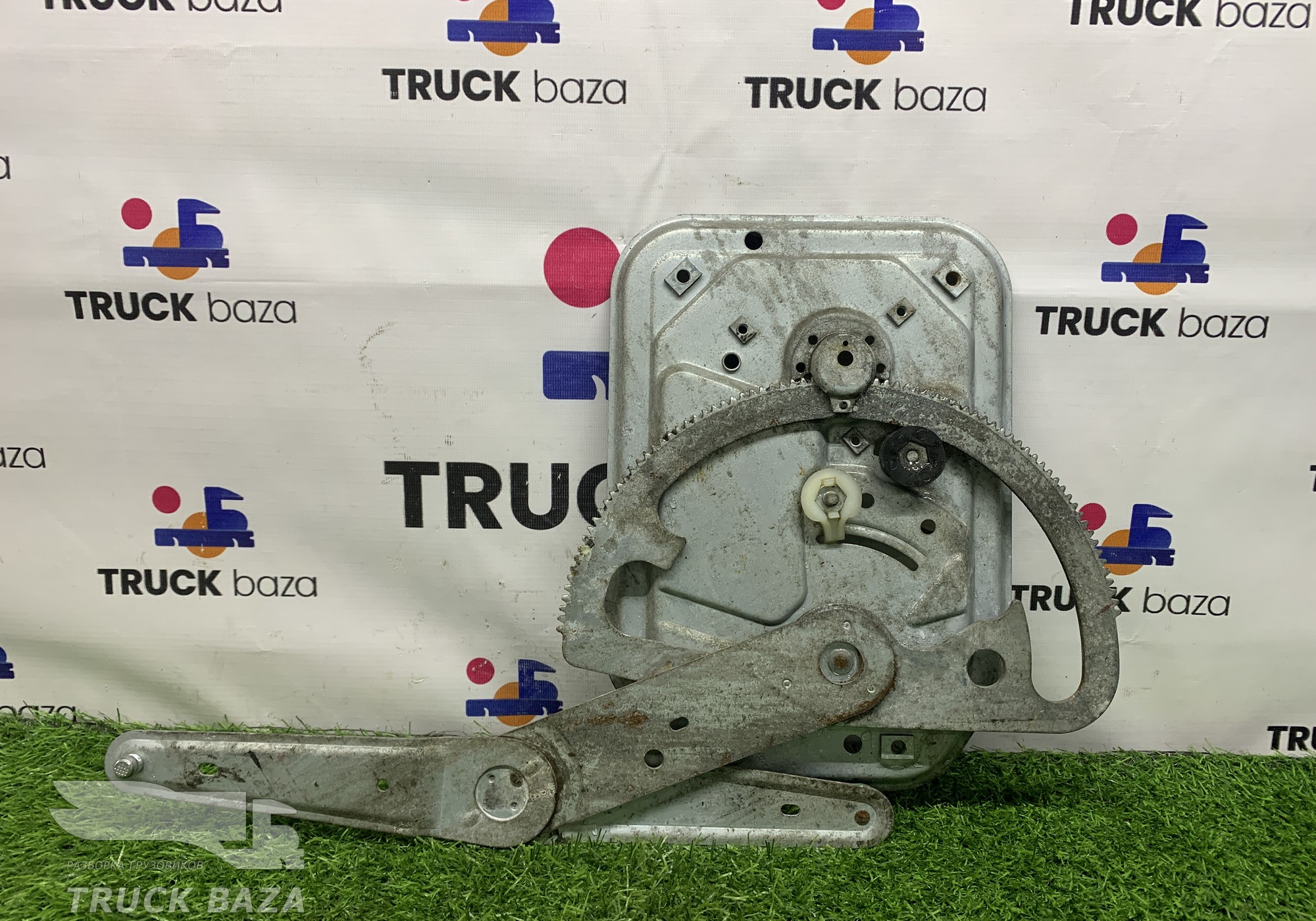 2572351 Стеклоподъемник электрический правый для Scania 4-series