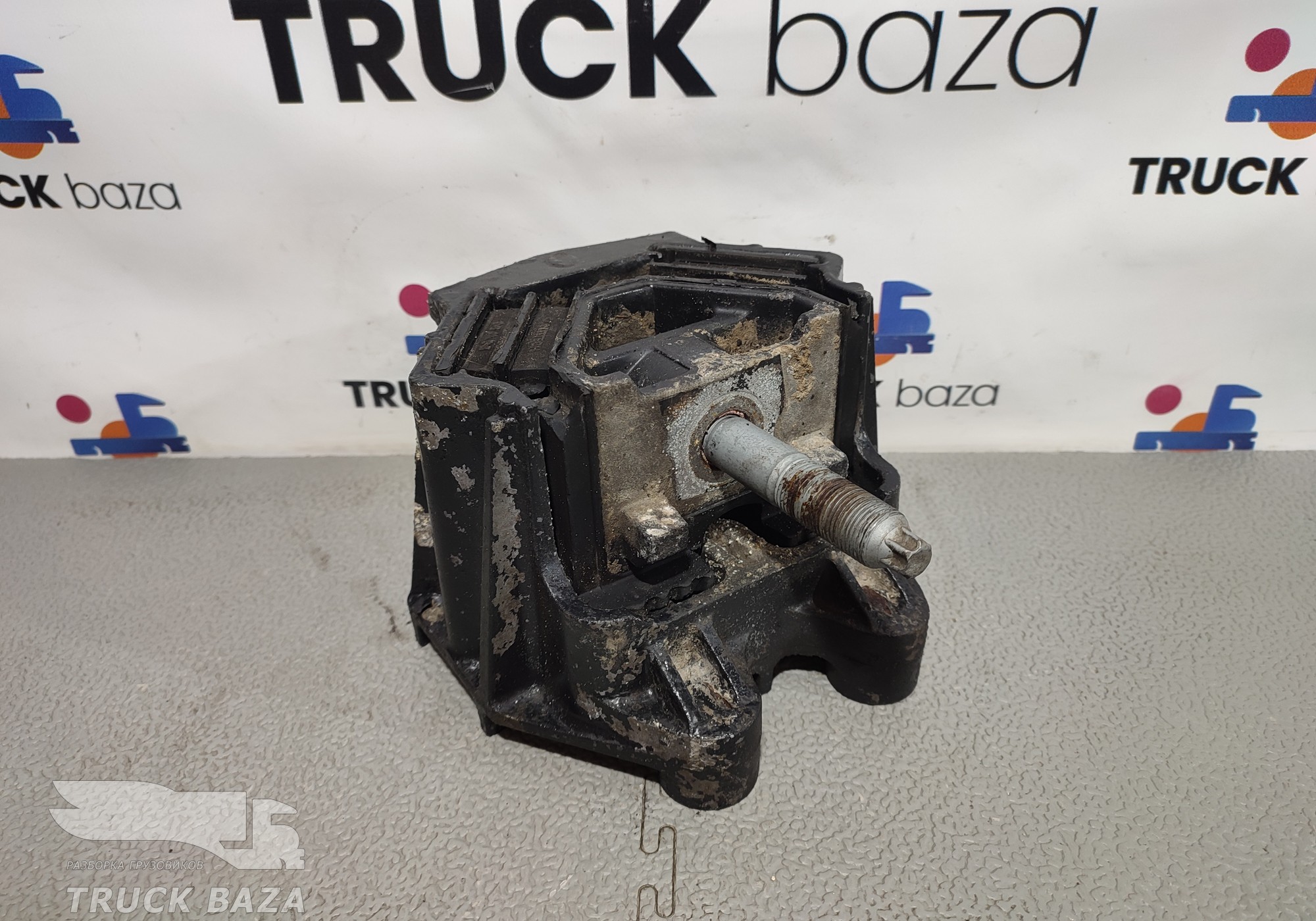 81962100571 Подушка двигателя передняя