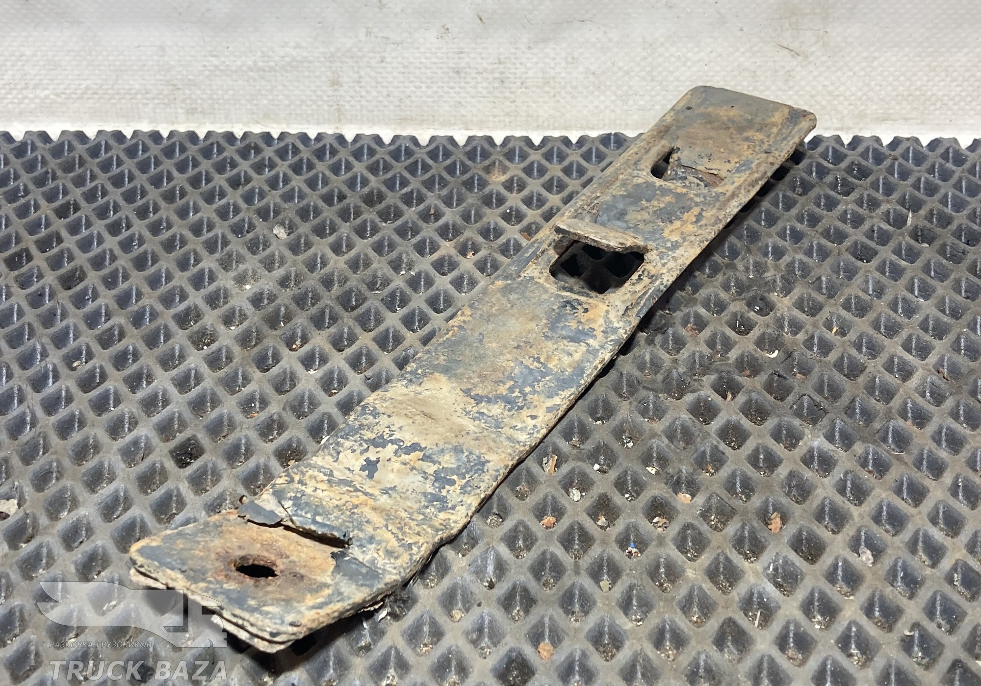 1383520 Кронштейн крыла заднего для Scania