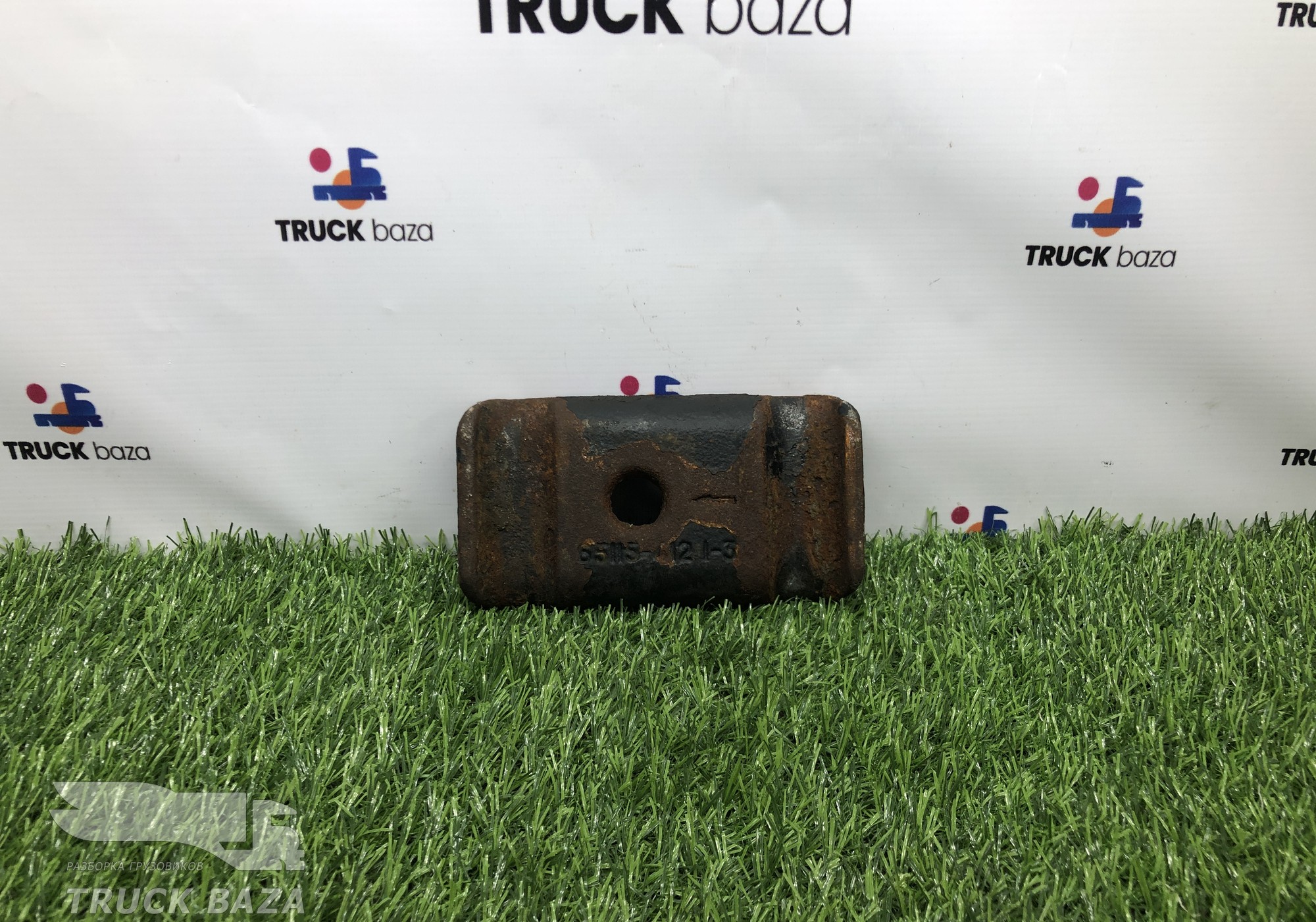 651152902412 Проставка стремянки рессоры для КАМАЗ 5490 (с 2013)