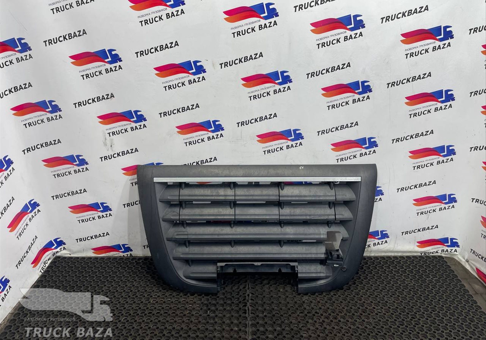 1635802 Решетка радиатора для Daf XF105 (с 2005)