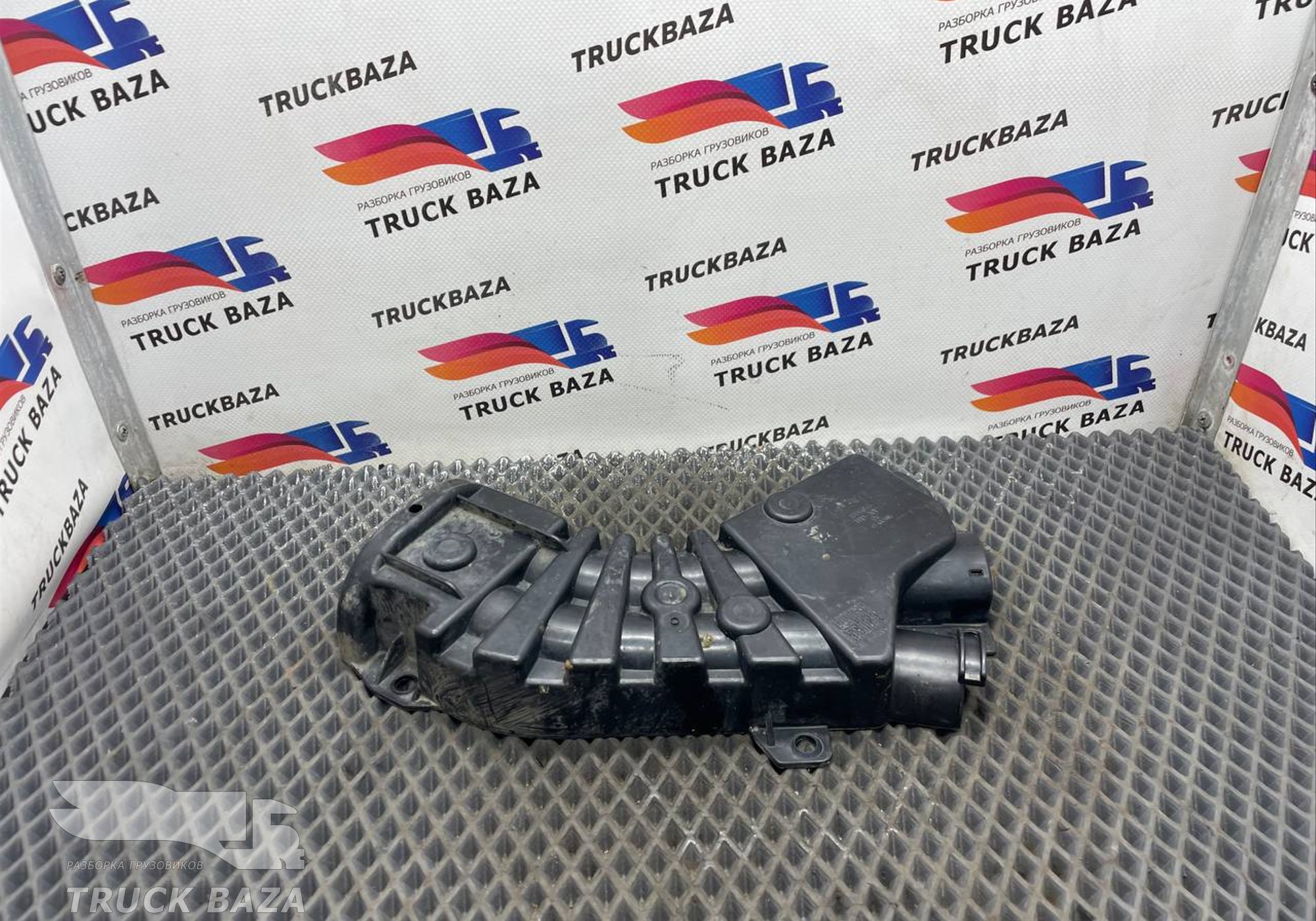 1866053 Кронштейн проводки для Daf XF106 (с 2012)