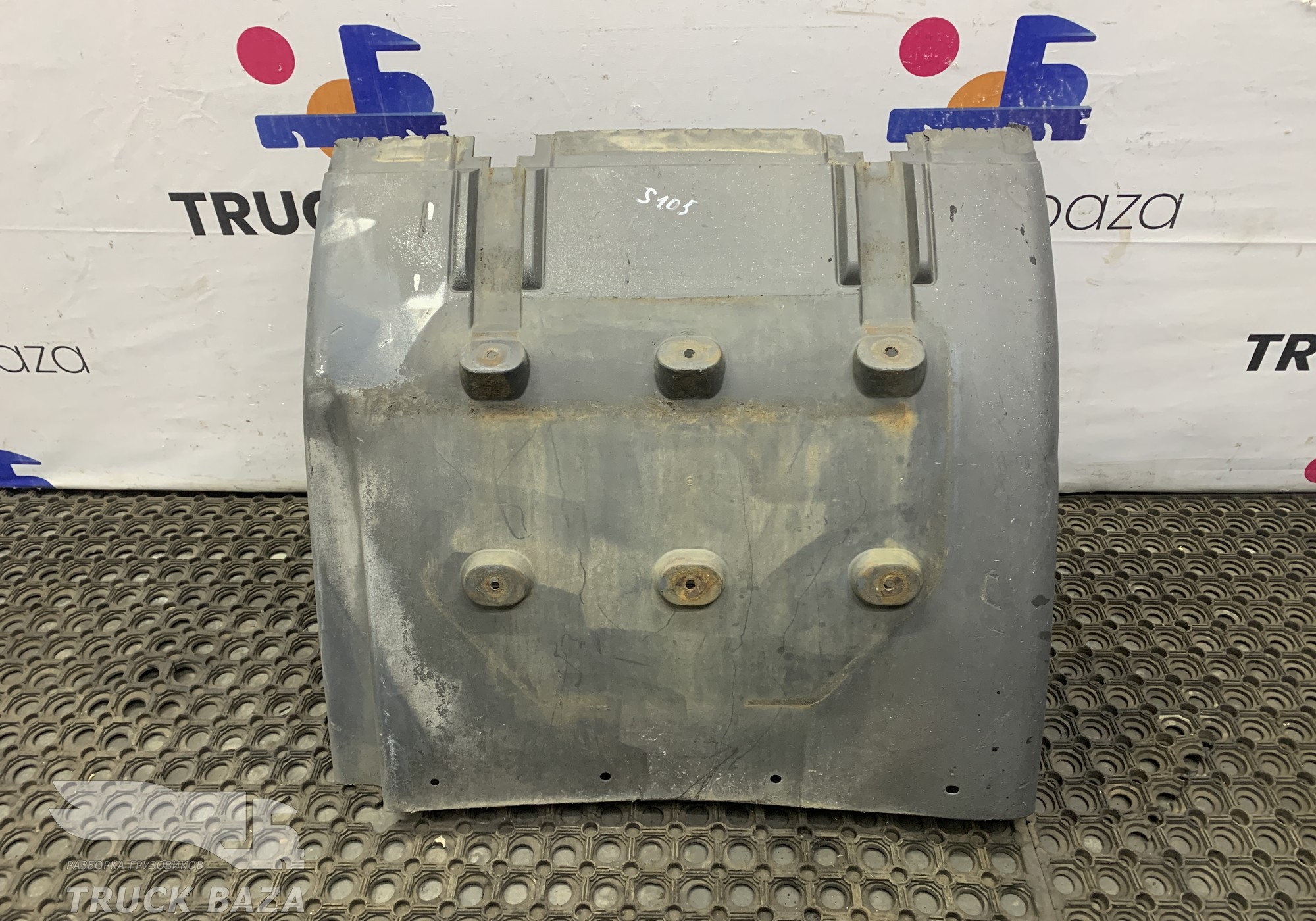 1357600 Крыло заднее правое задняя часть / заднее левое передняя часть для Scania 4-series R (с 1995 по 2007)