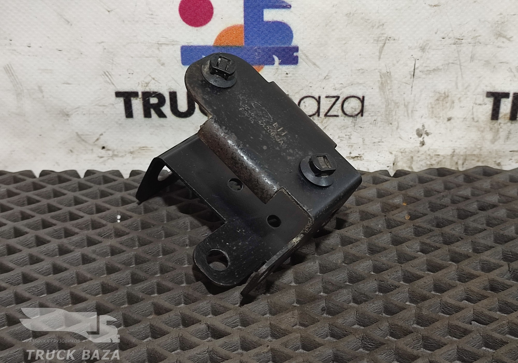JC4614A206 Кронштейн электропроводки фонаря для Ford F-MAX (с 2018)