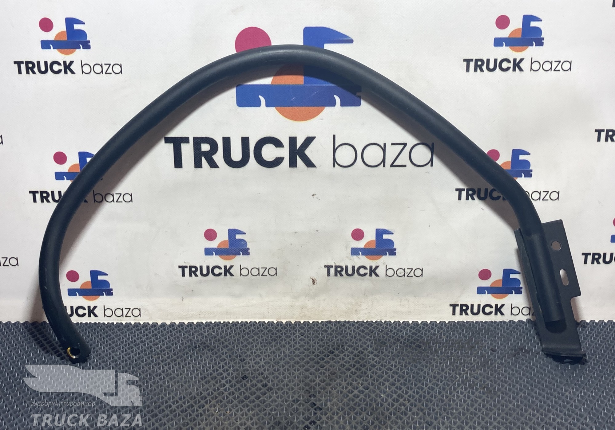 1676725 Поручень кабины правый