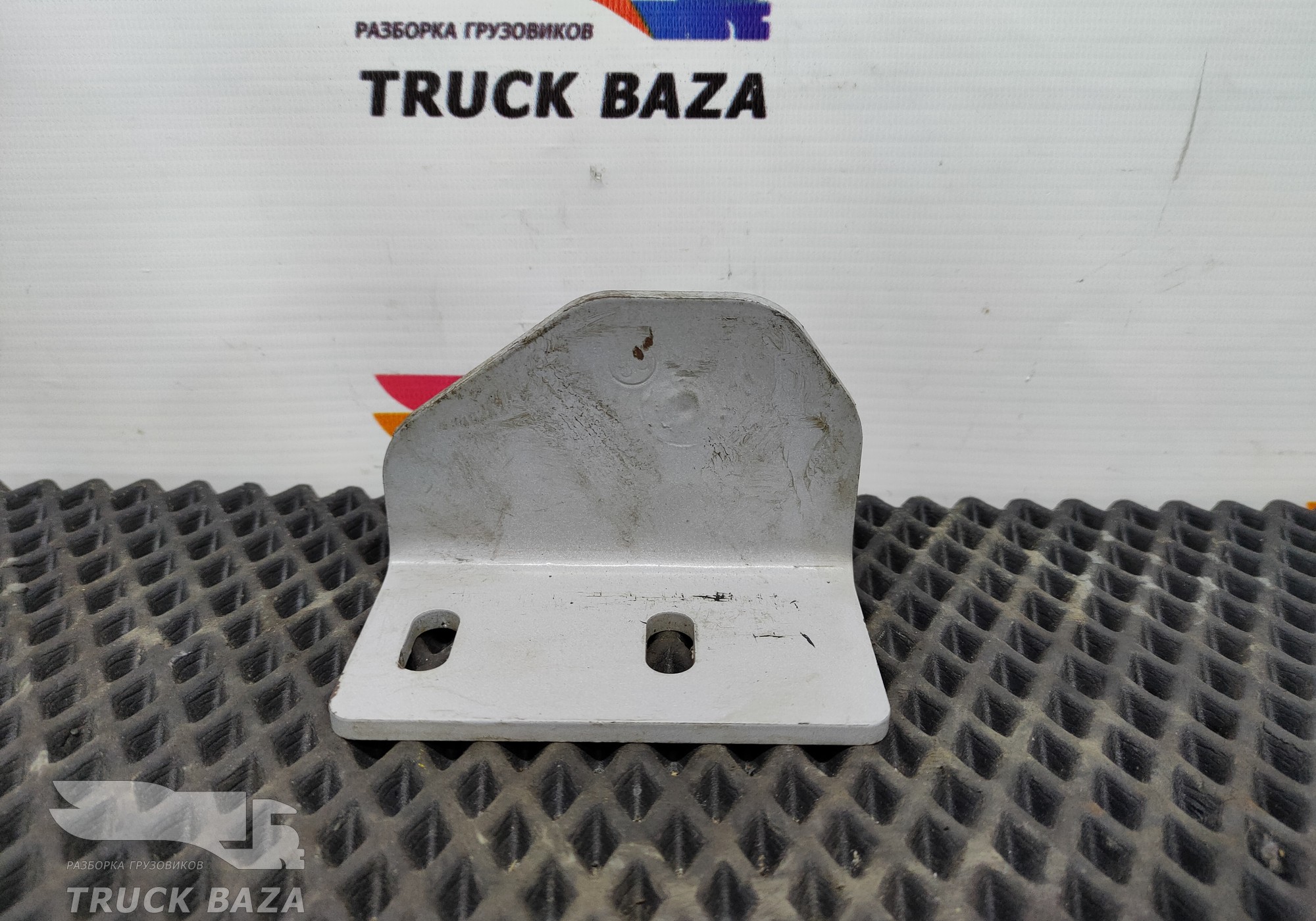 81621585032 Кронштейн спальника верхний правый для Man TGX