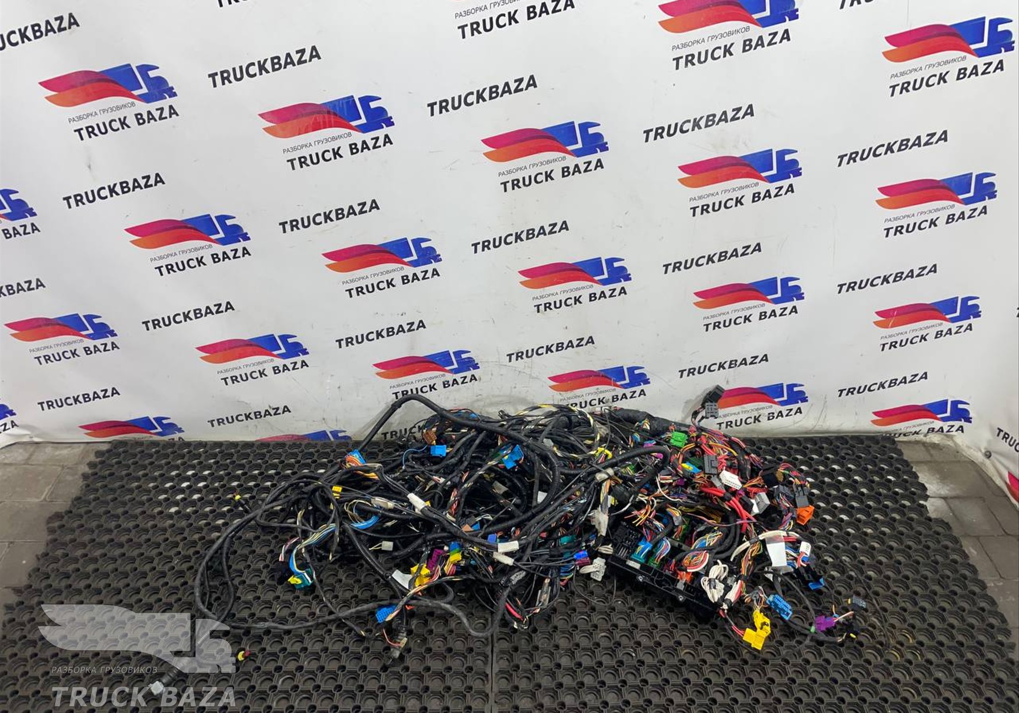 1845734 Проводка кабины основная для Daf XF106 (с 2012)