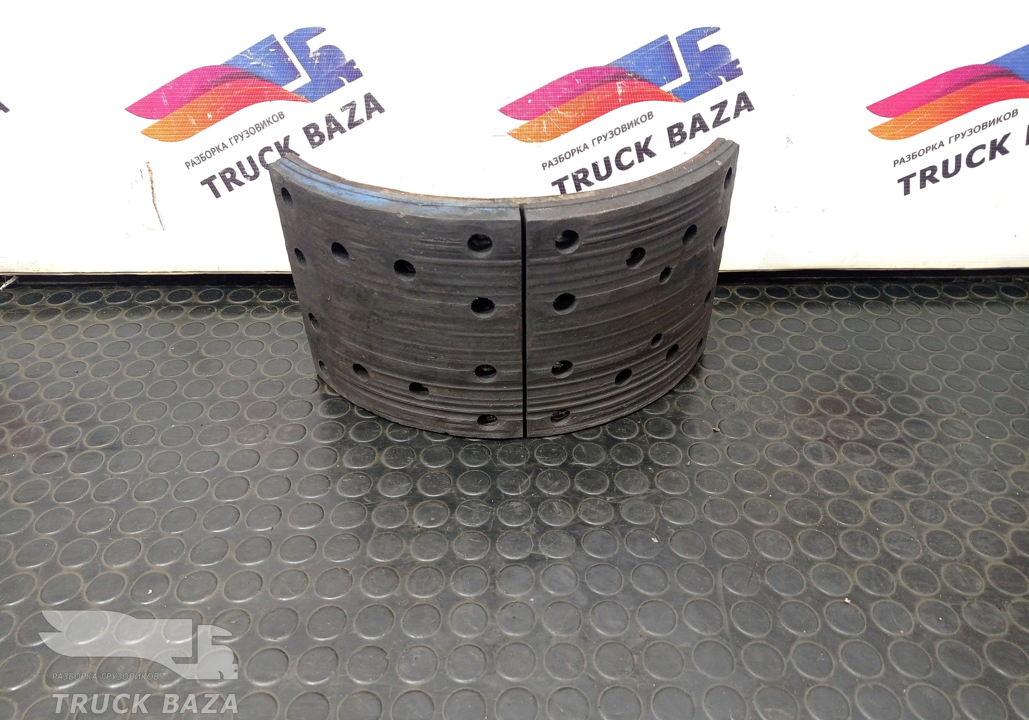 2992378 Колодка тормозная задняя для Iveco