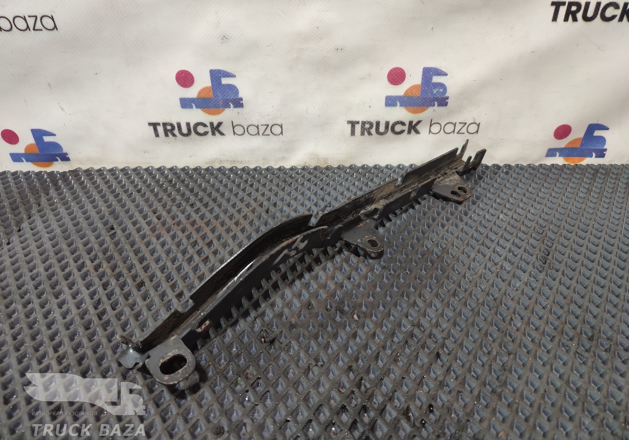 1493310 Кронштейн проводки двигателя для Scania