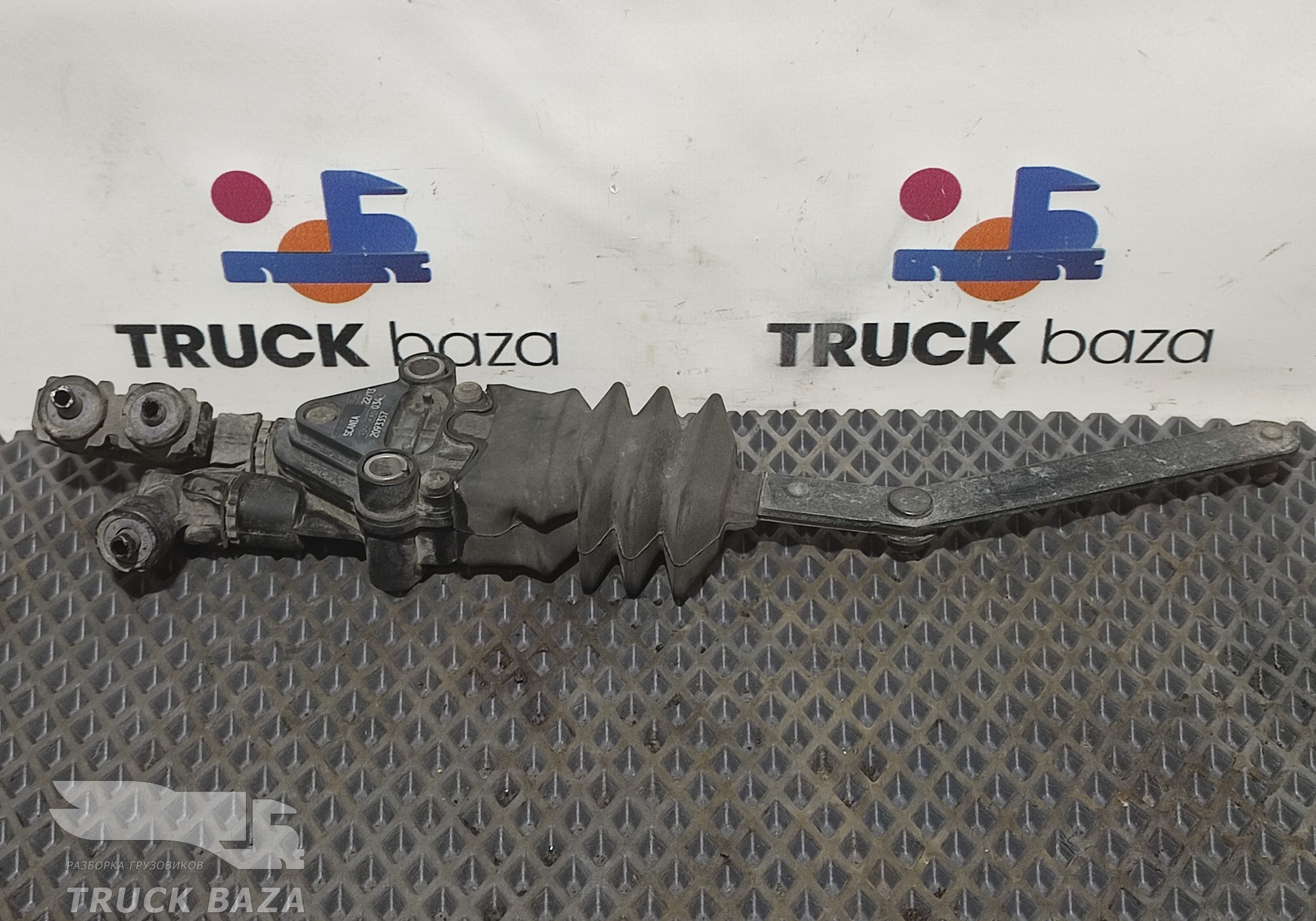 2093357 Кран уровня пола