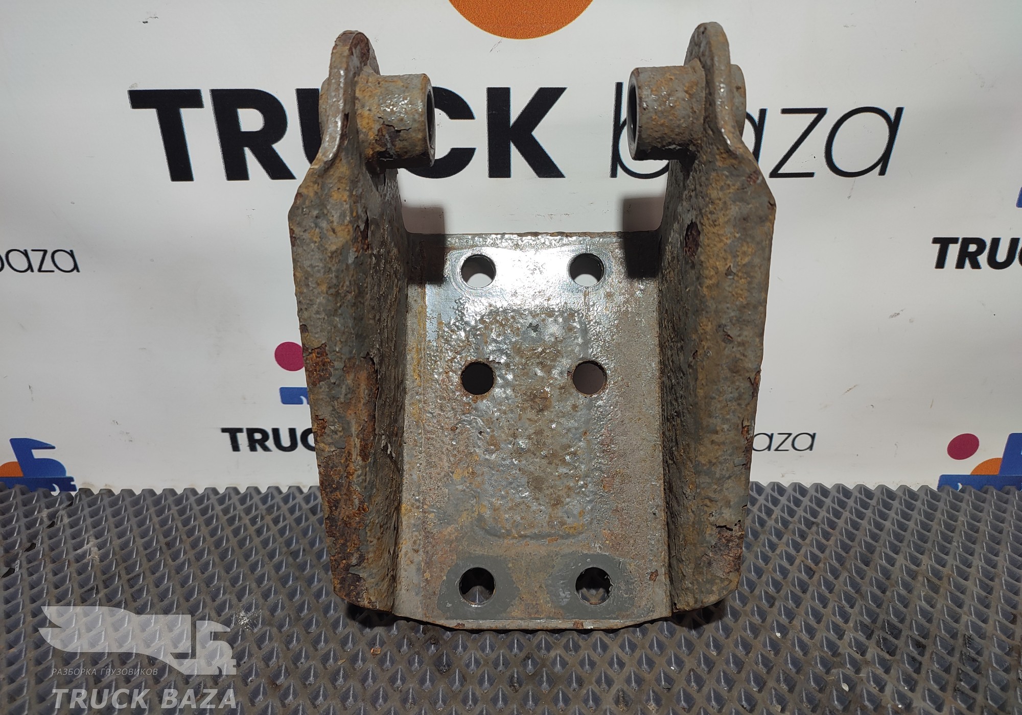 WG9925688102 Кронштейн амортизатора заднего для Sinotruk Sitrak C7H