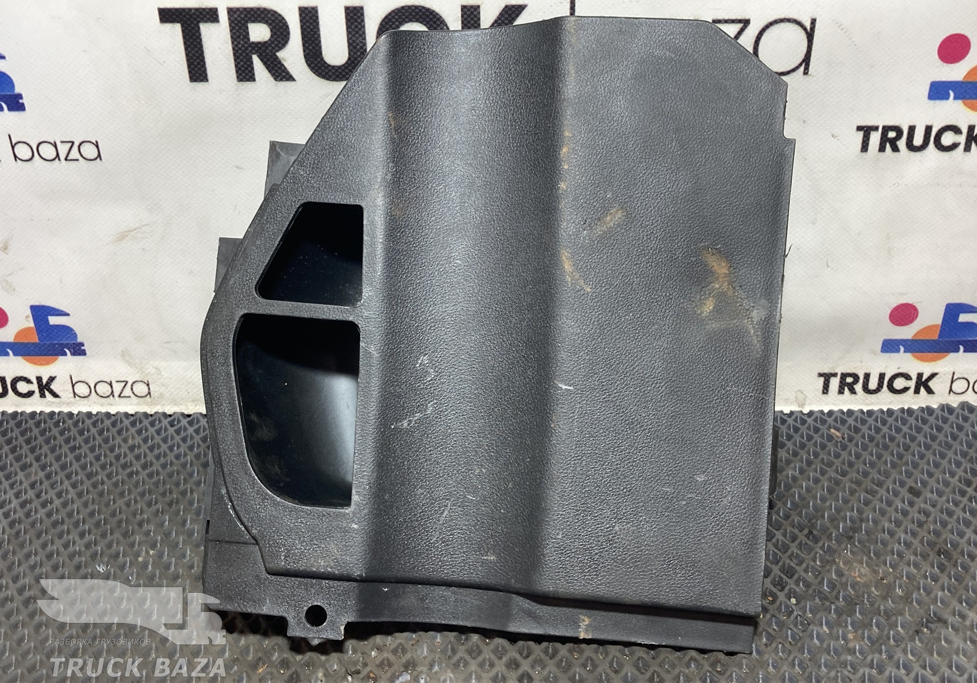 812W617016235 Накладка торпедо правая для Sinotruk Sitrak C7H