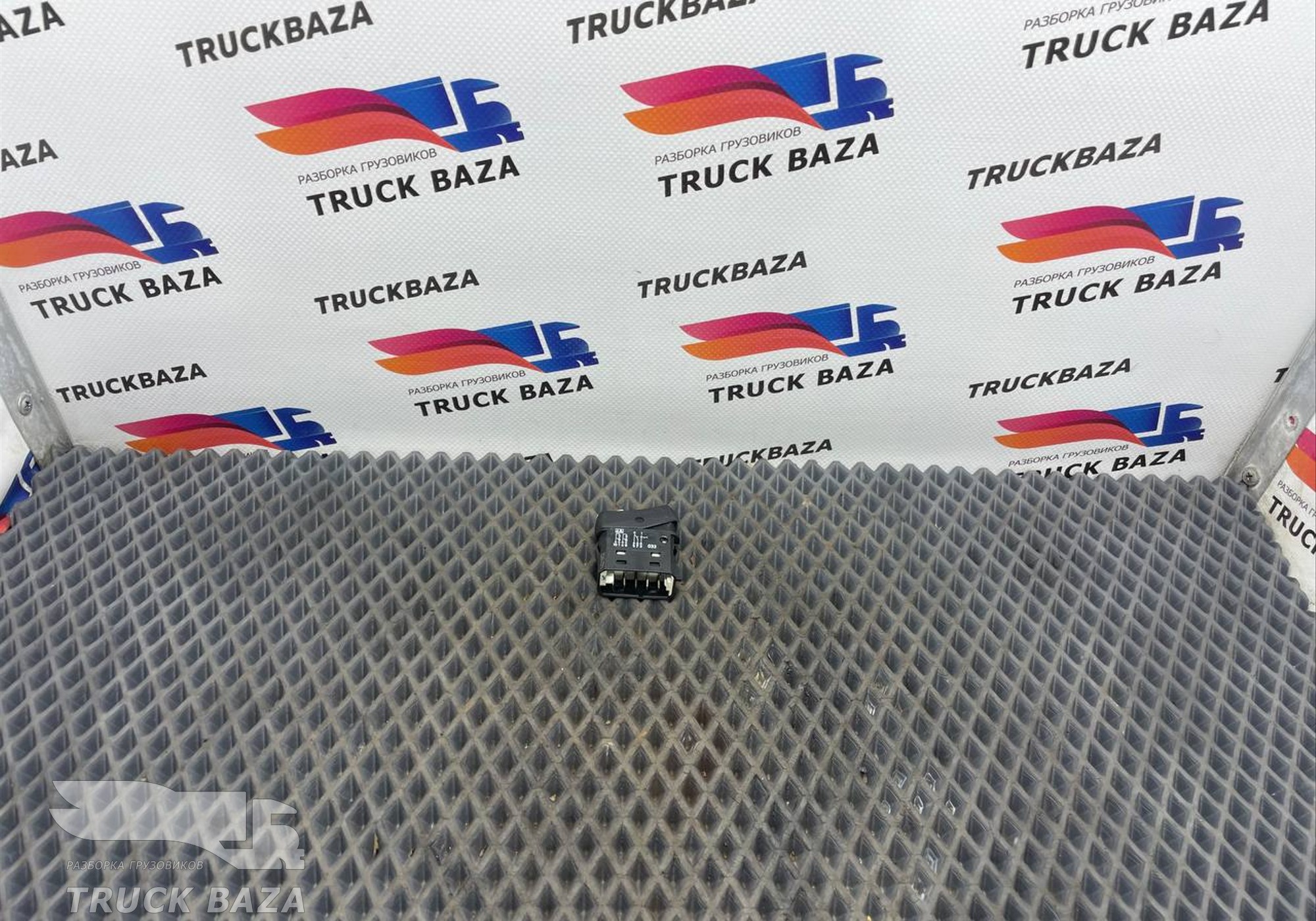 1421852 Кнопка блокировки дифференциала для Scania 5-series R (с 2004 по 2016)