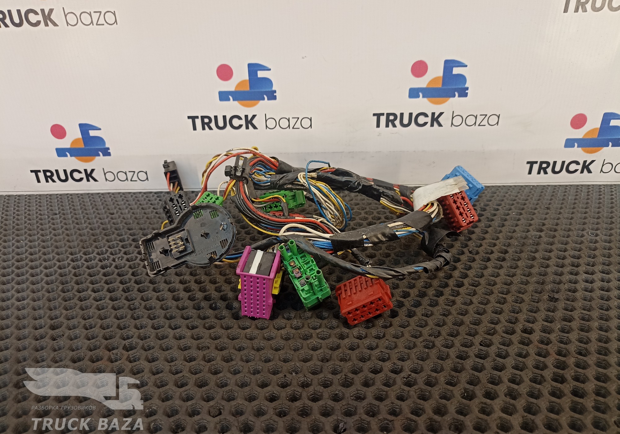 1933325 Проводка кабины для Daf XF106 (с 2012)