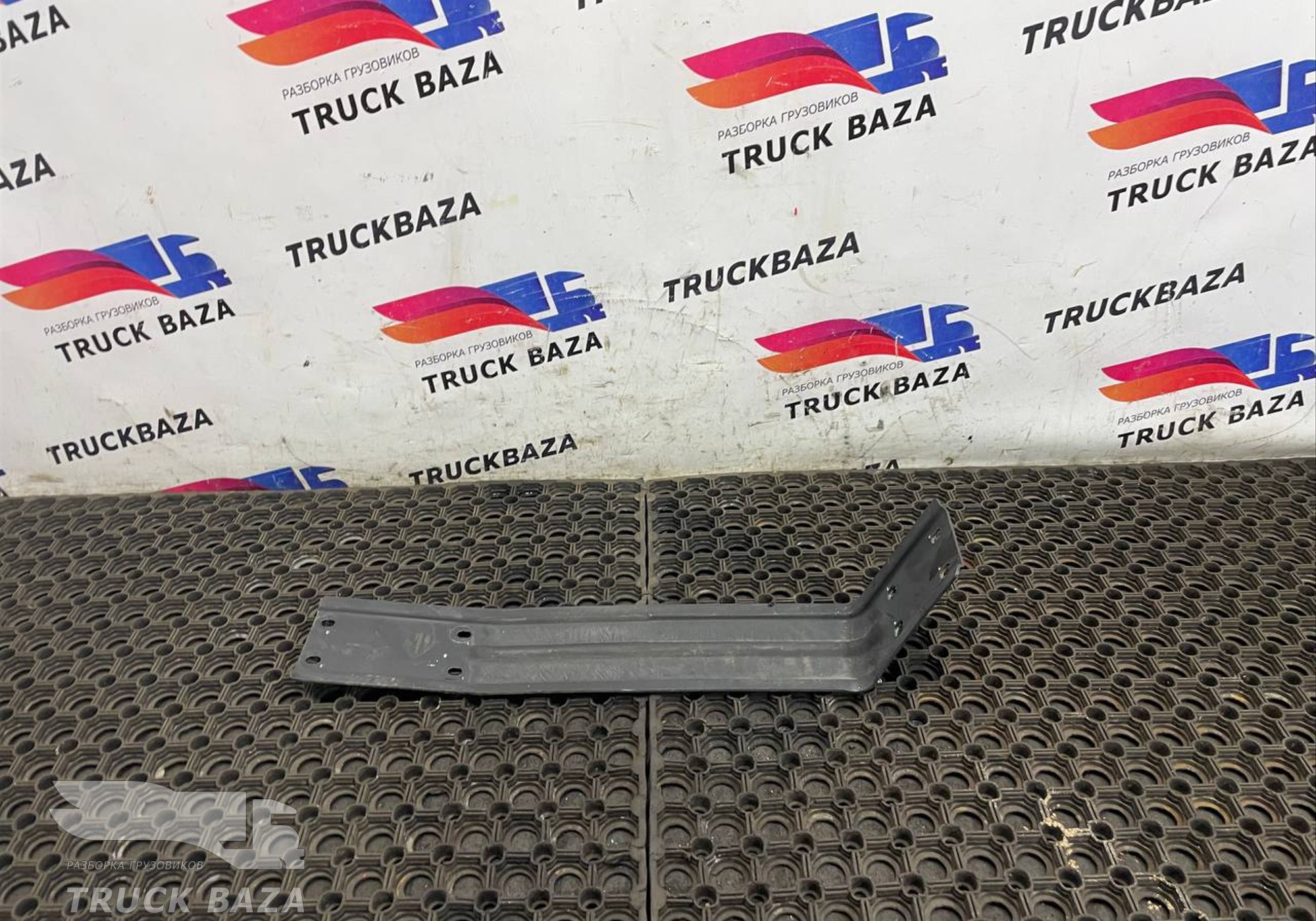 JC46E442A01AC Кронштейн спойлера для Ford F-MAX (с 2018)