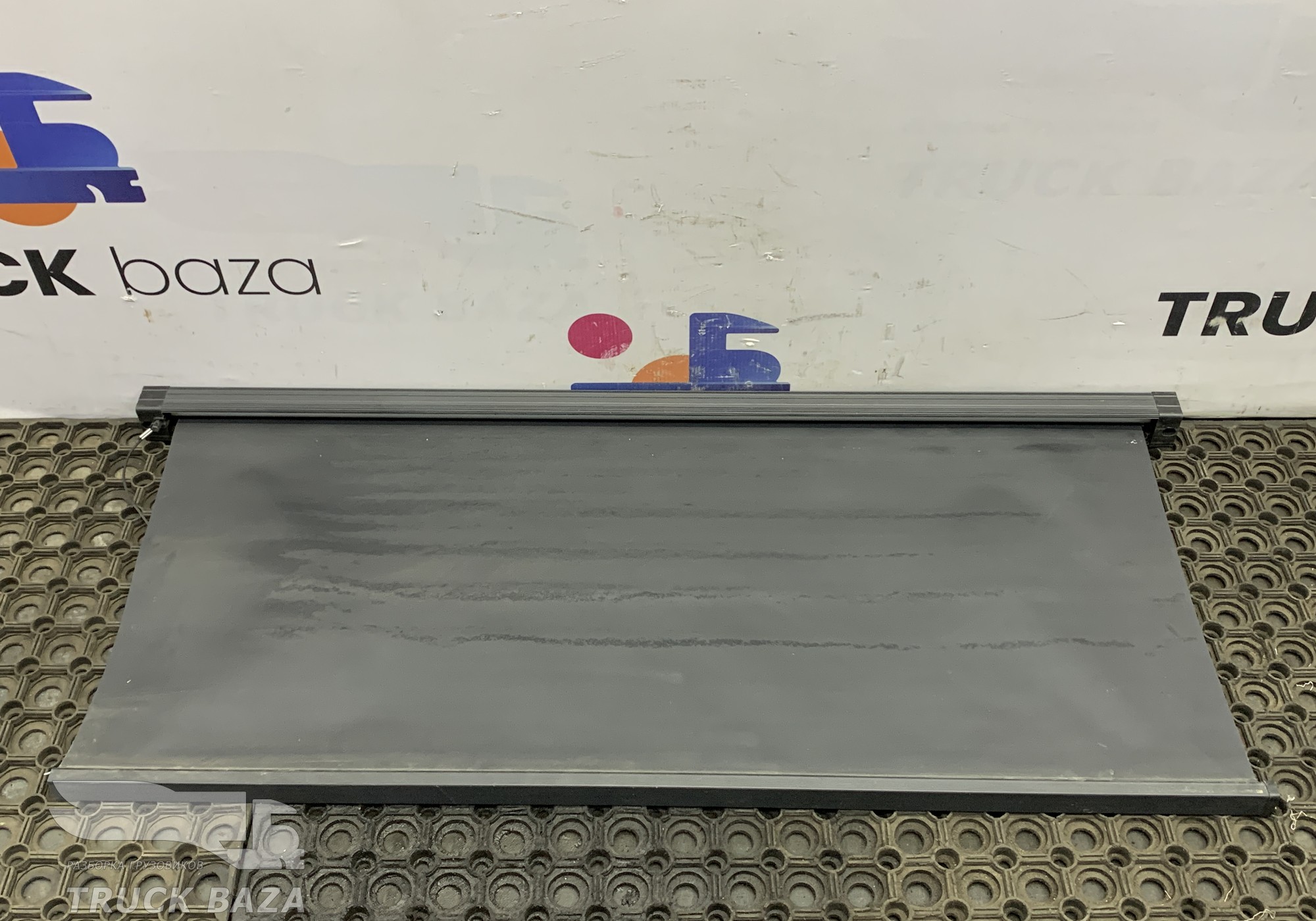 DZ14251650051 Шторка солнцезащитная левая для Shacman X3000 (с 2014)