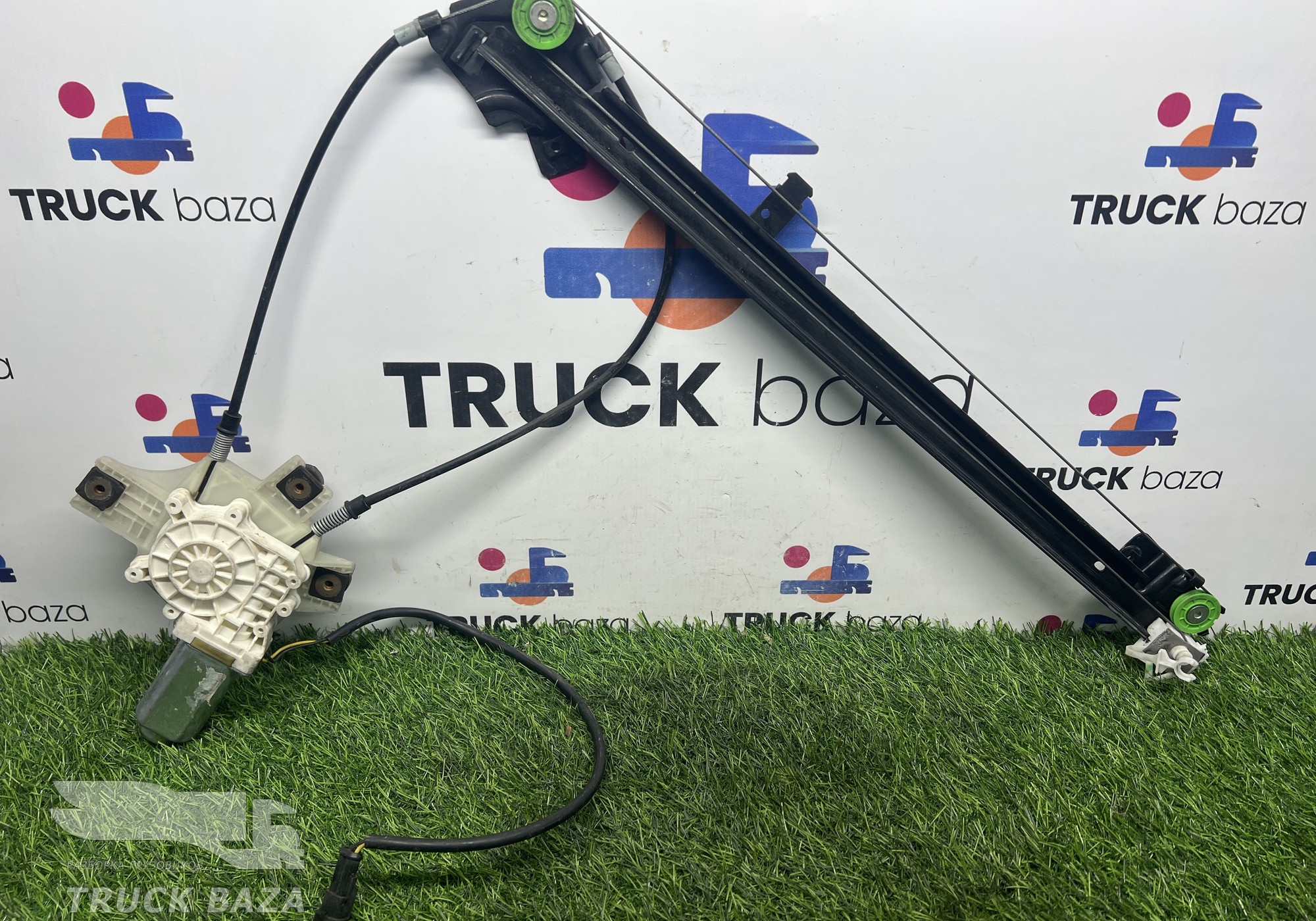 5801321873 Стеклоподъемник электрический правый для Iveco EuroCargo II (с 2001 по 2008)