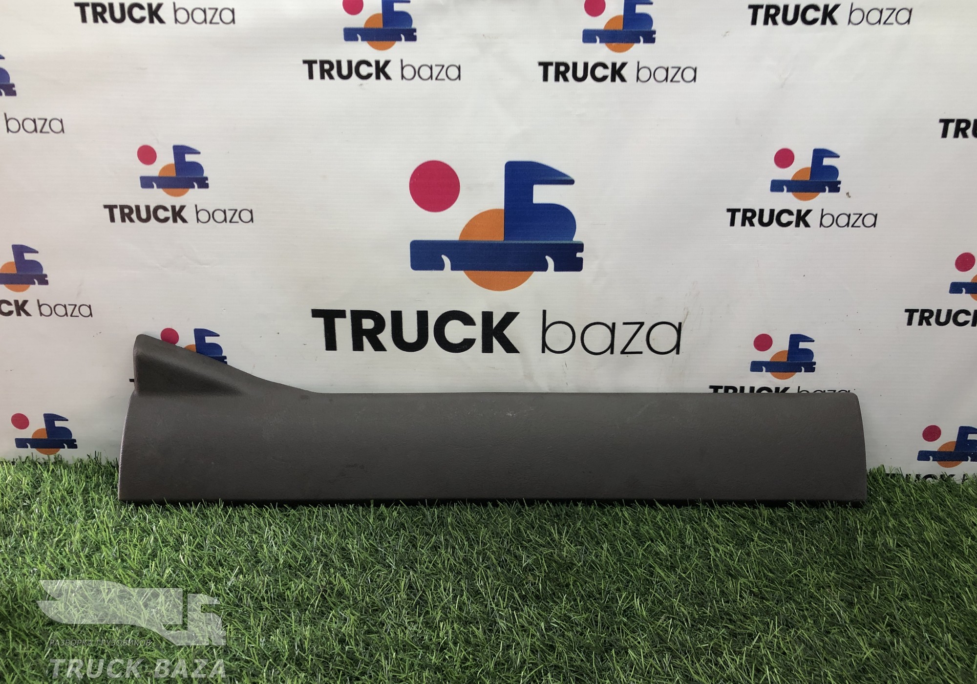 5010290581 Накладка верхней консоли правая для Renault Magnum III E-tech (с 2001 по 2005)