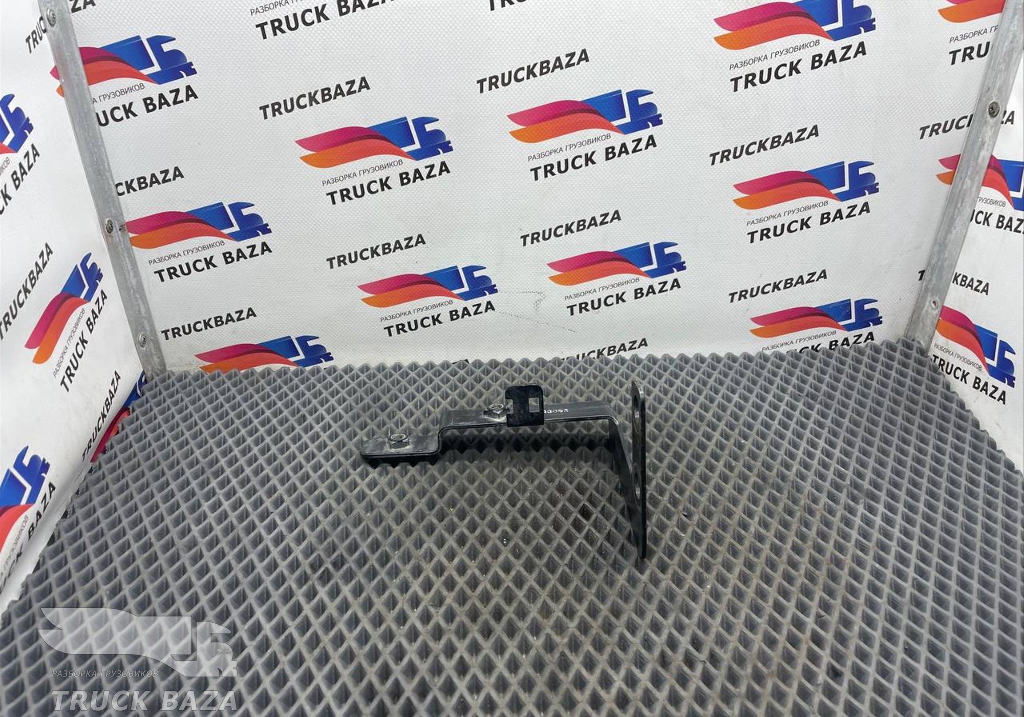 21993052 Кронштейн трубок отопителя для Volvo FH 4 (с 2012)