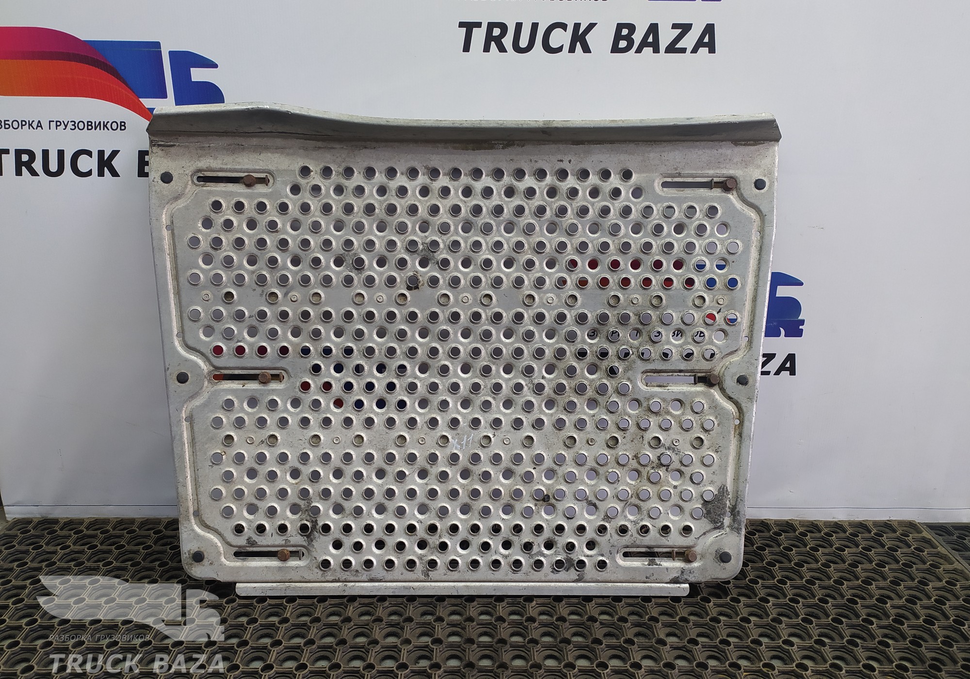 1438418 Трап на раму центральный для Daf CF II (с 2006 по 2013)