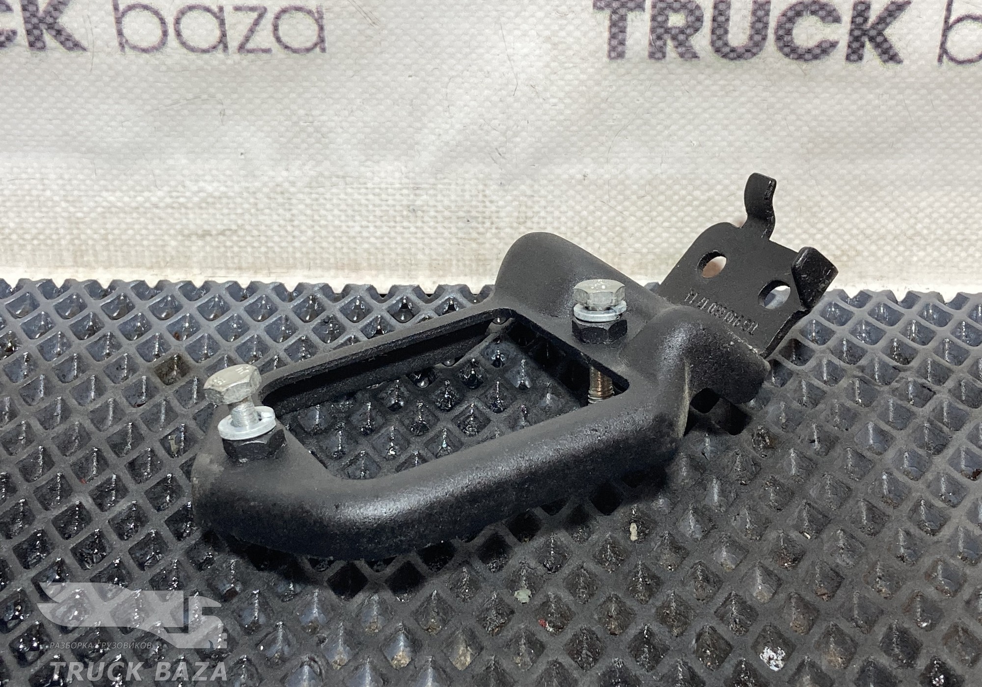 A9406801714 Кронштейн тормозного крана для Mercedes-Benz Axor I (с 2001 по 2004)