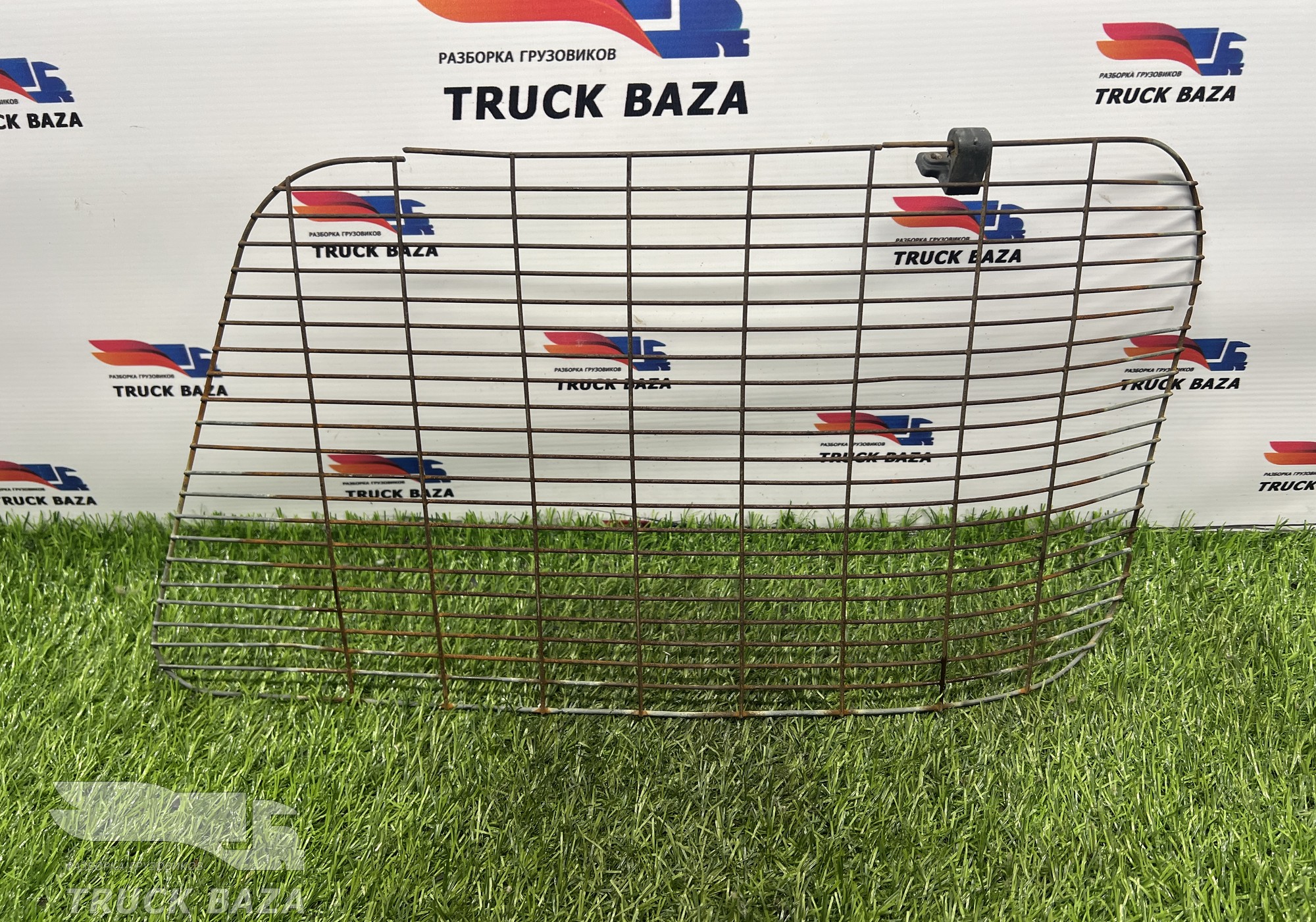 Защита передней фары левая