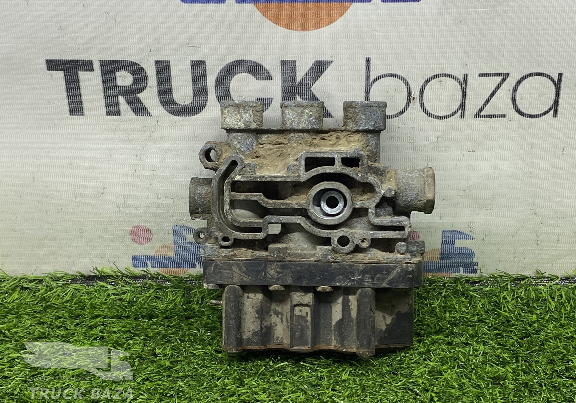 4728800010 Кран уровня пола главный