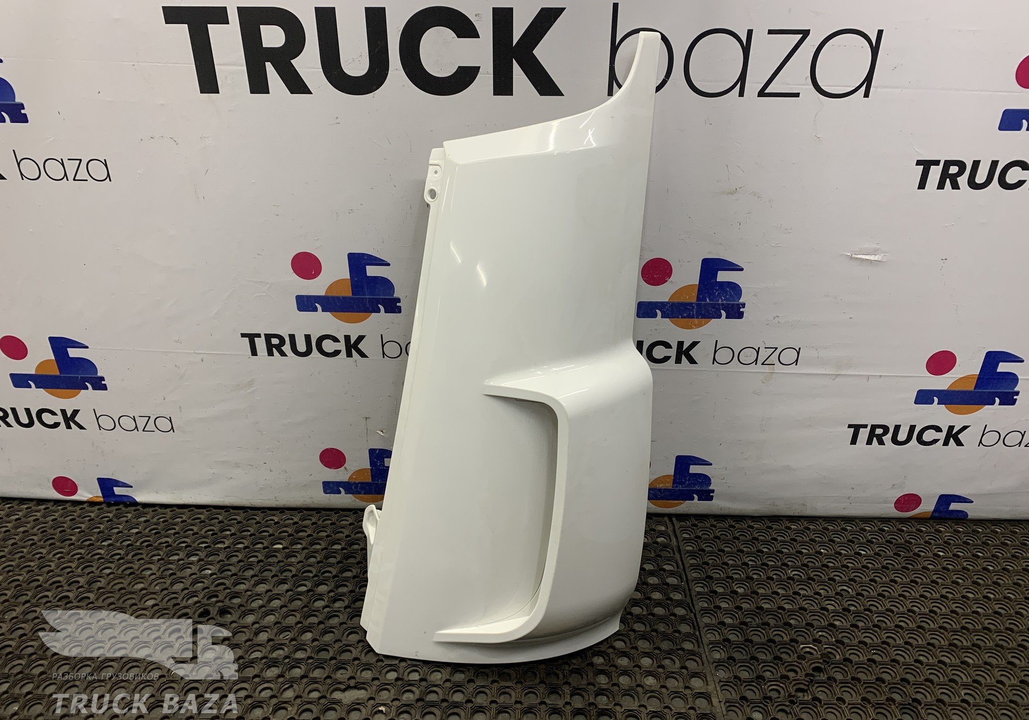 1835763 Угол кабины левый для Daf XF106 (с 2012)