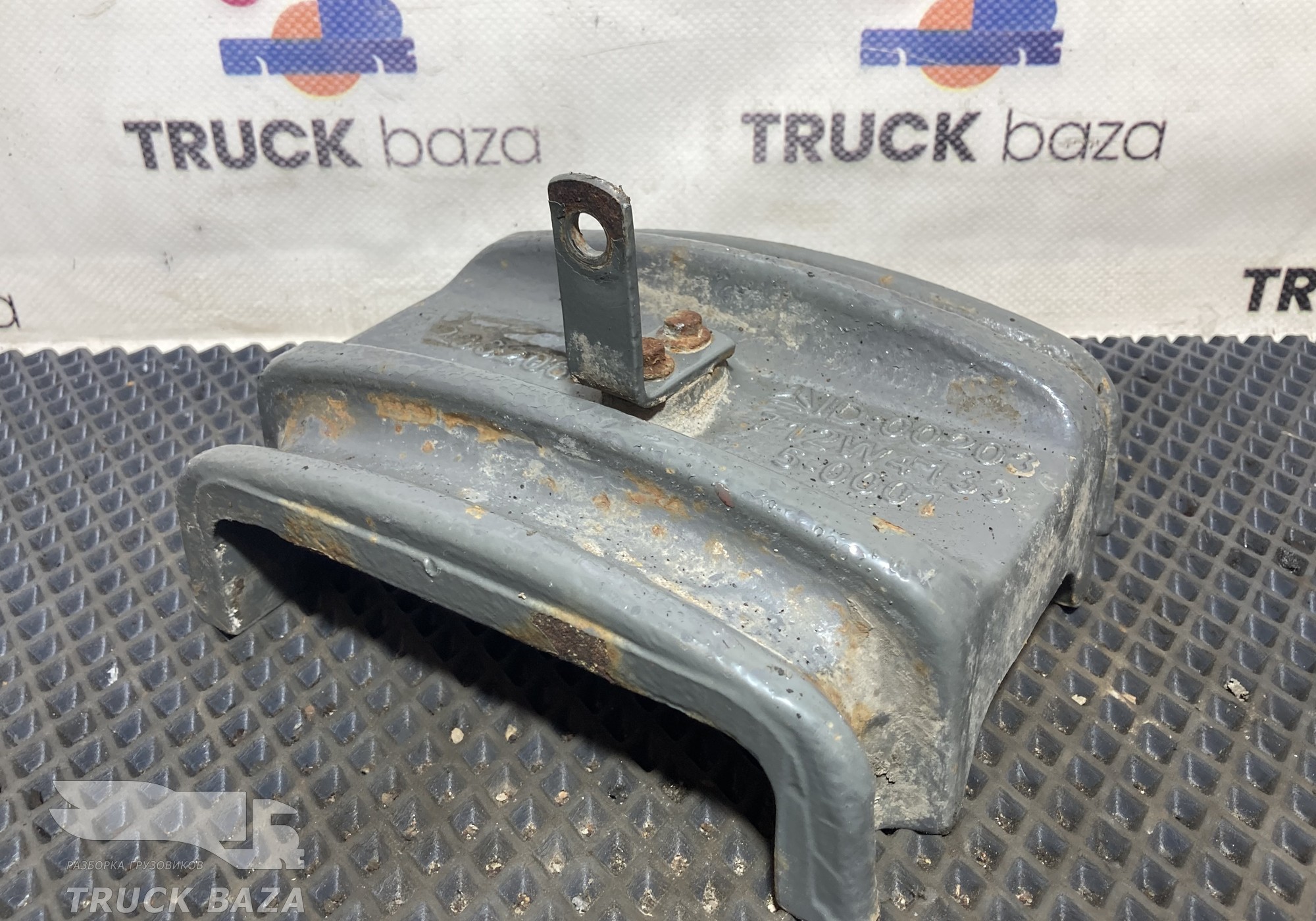 712W413350001 Проставка стремянки рессор для Sinotruk Sitrak C7H