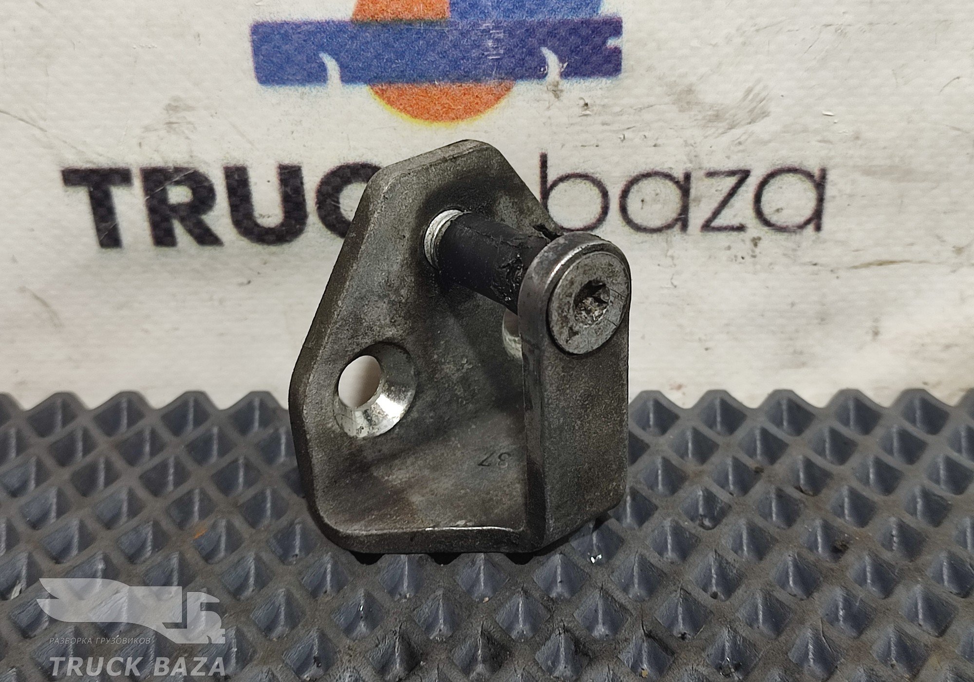 1306312 Ответная часть замка двери