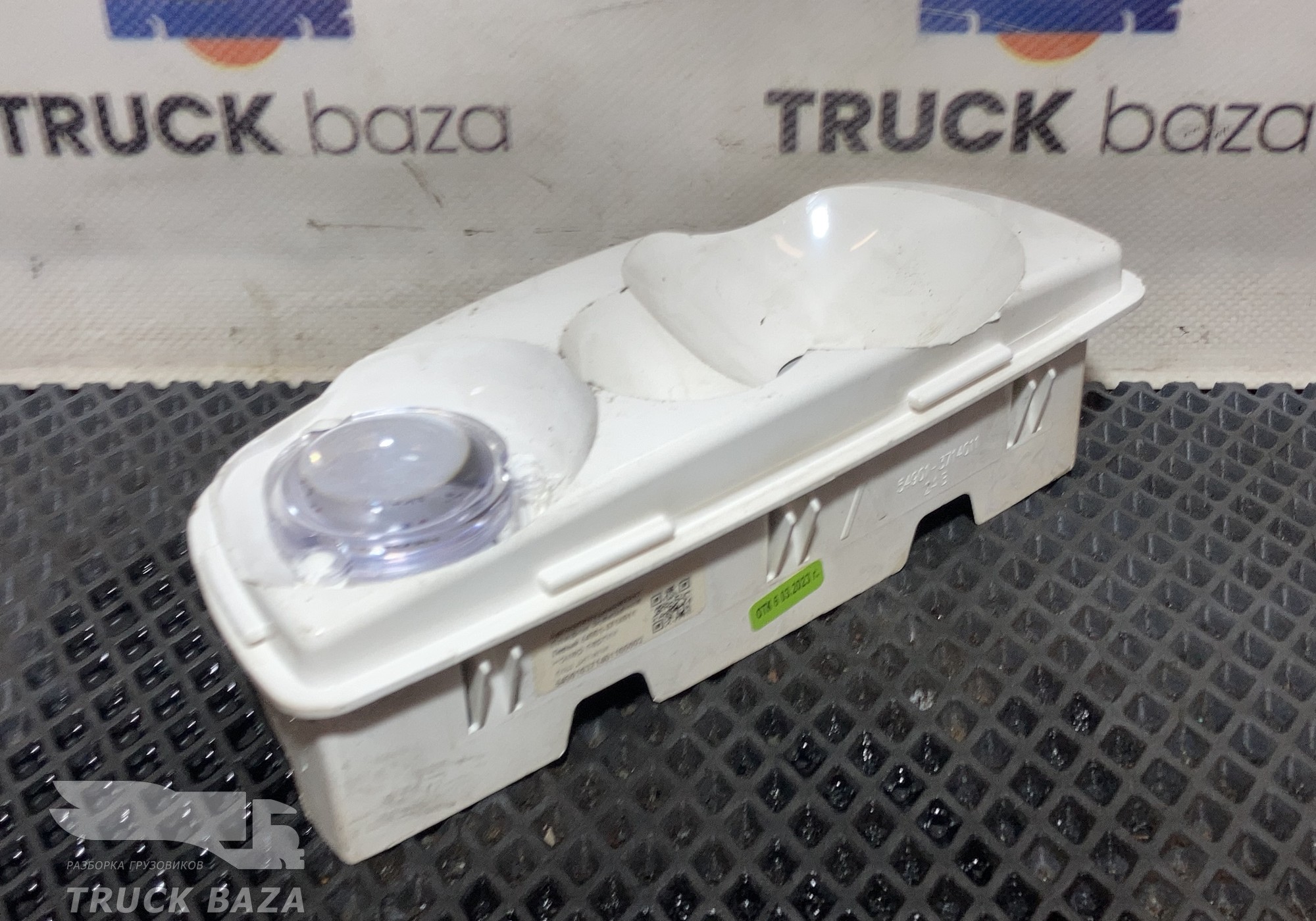 549013714011 Плафон салонный левый для КАМАЗ 54901