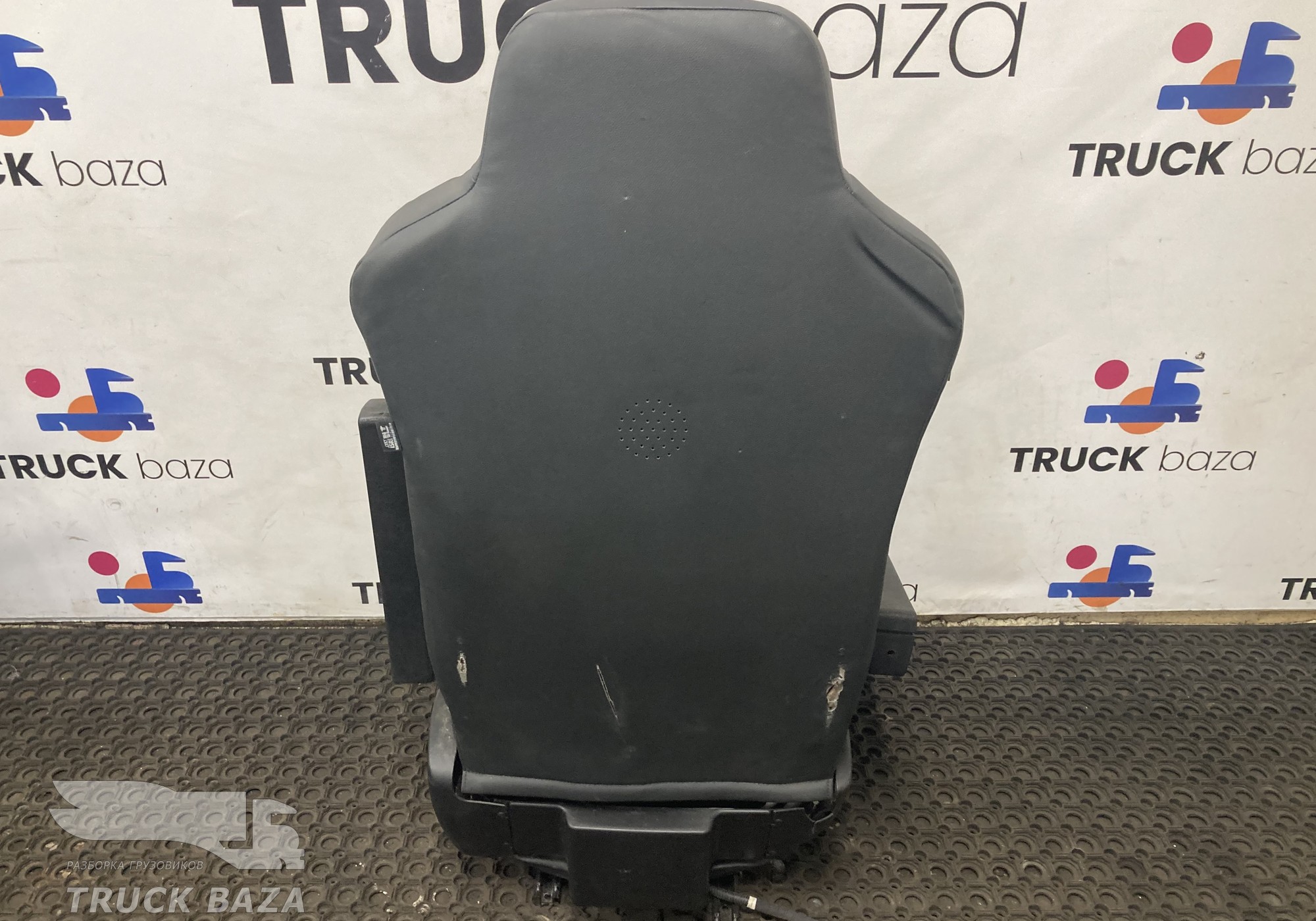 AZ16D251000064 Сиденье переднее левое для Sinotruk Sitrak C7H
