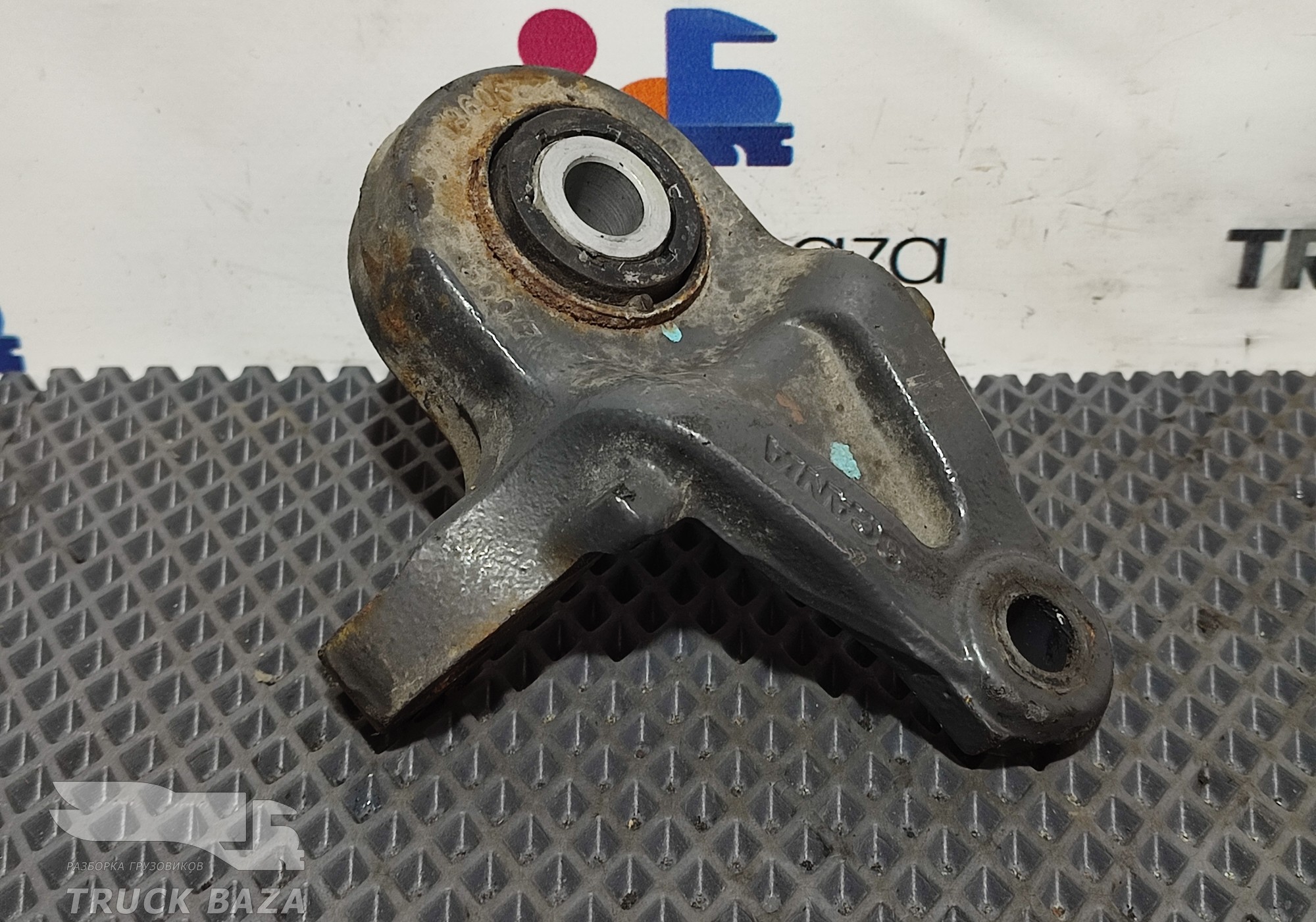 2290960 Кронштейн стабилизатора переднего