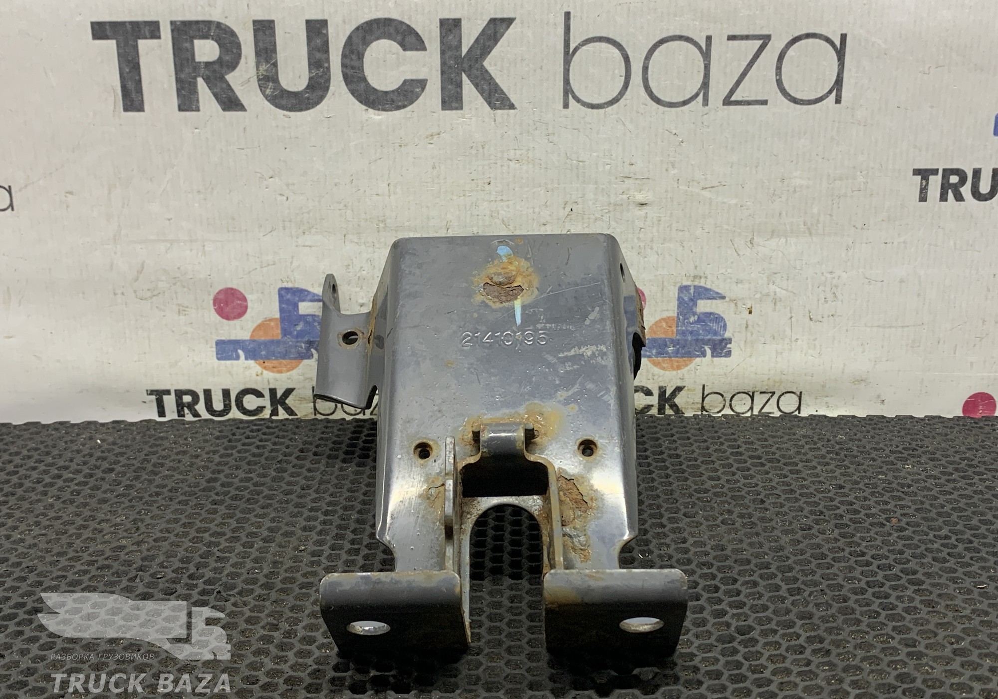21410195 Кронштейн бачка ГУРа для Volvo FM II (с 2002)