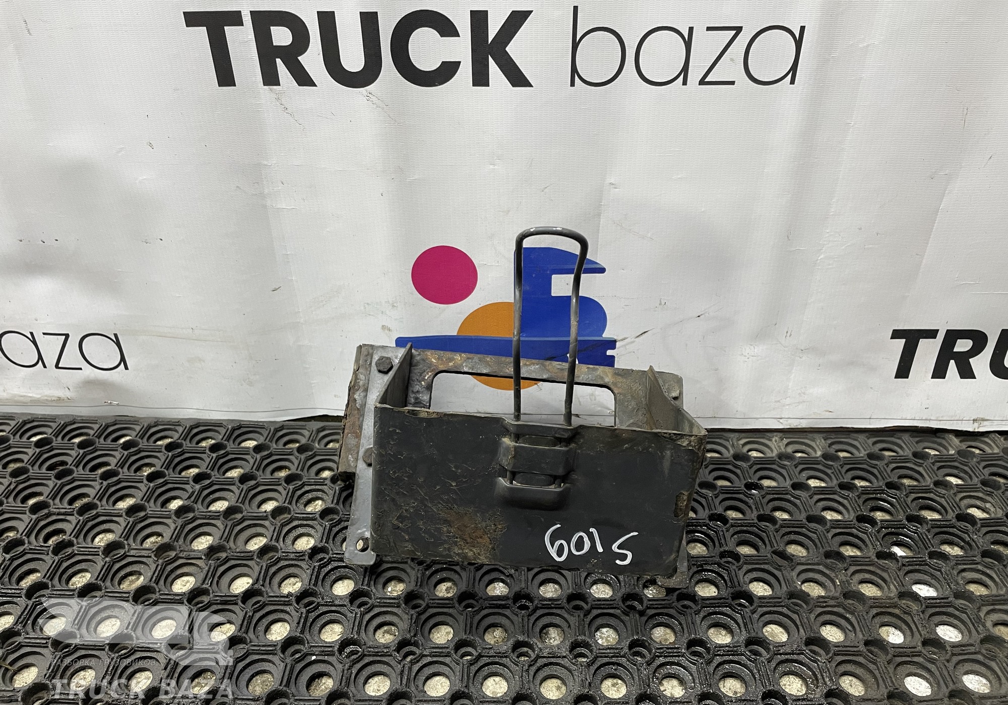 1904757 Кронштейн противооткатного упора левый для Scania 5-series R (с 2004 по 2016)