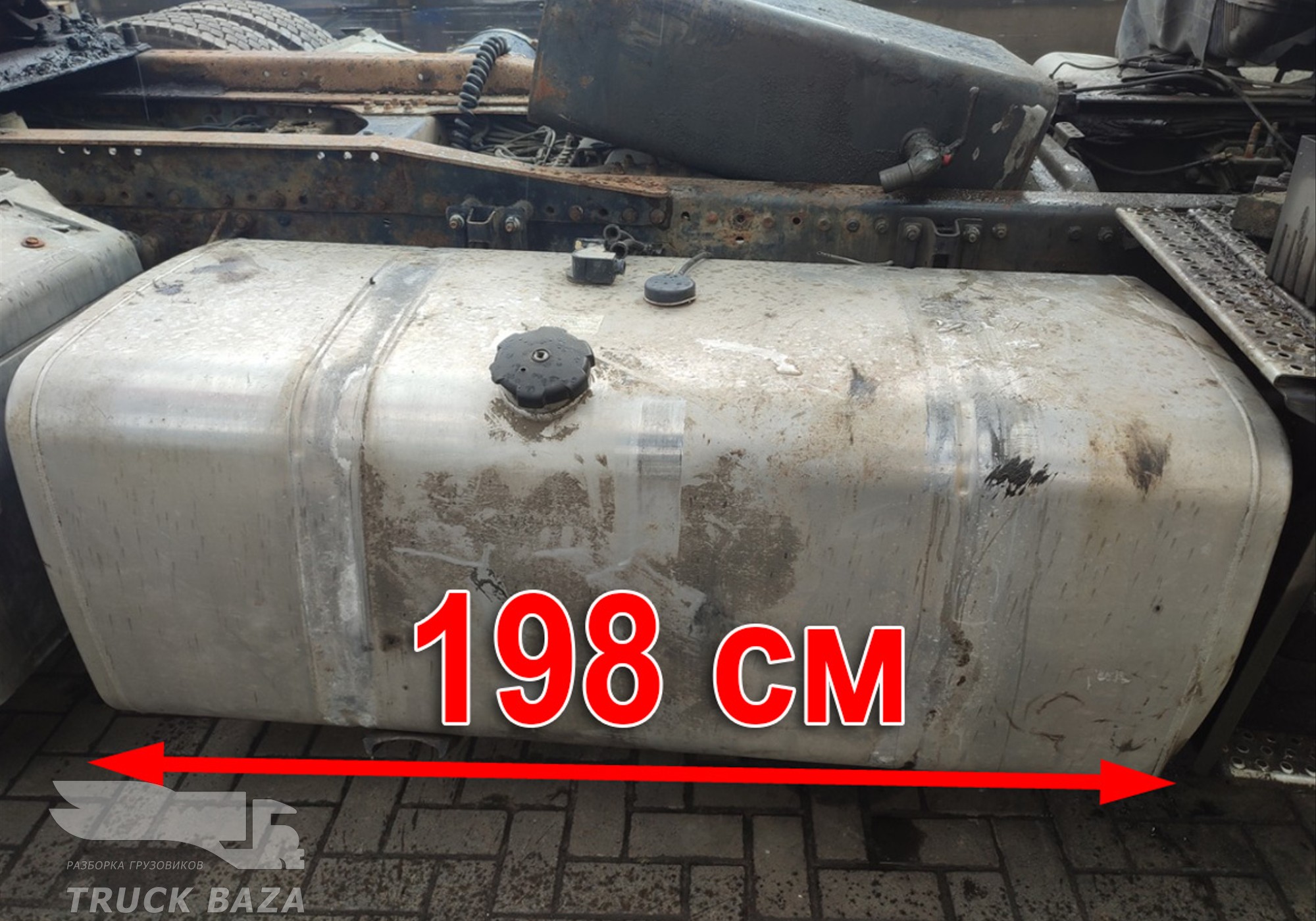 81122015686 Бак топливный 600 L