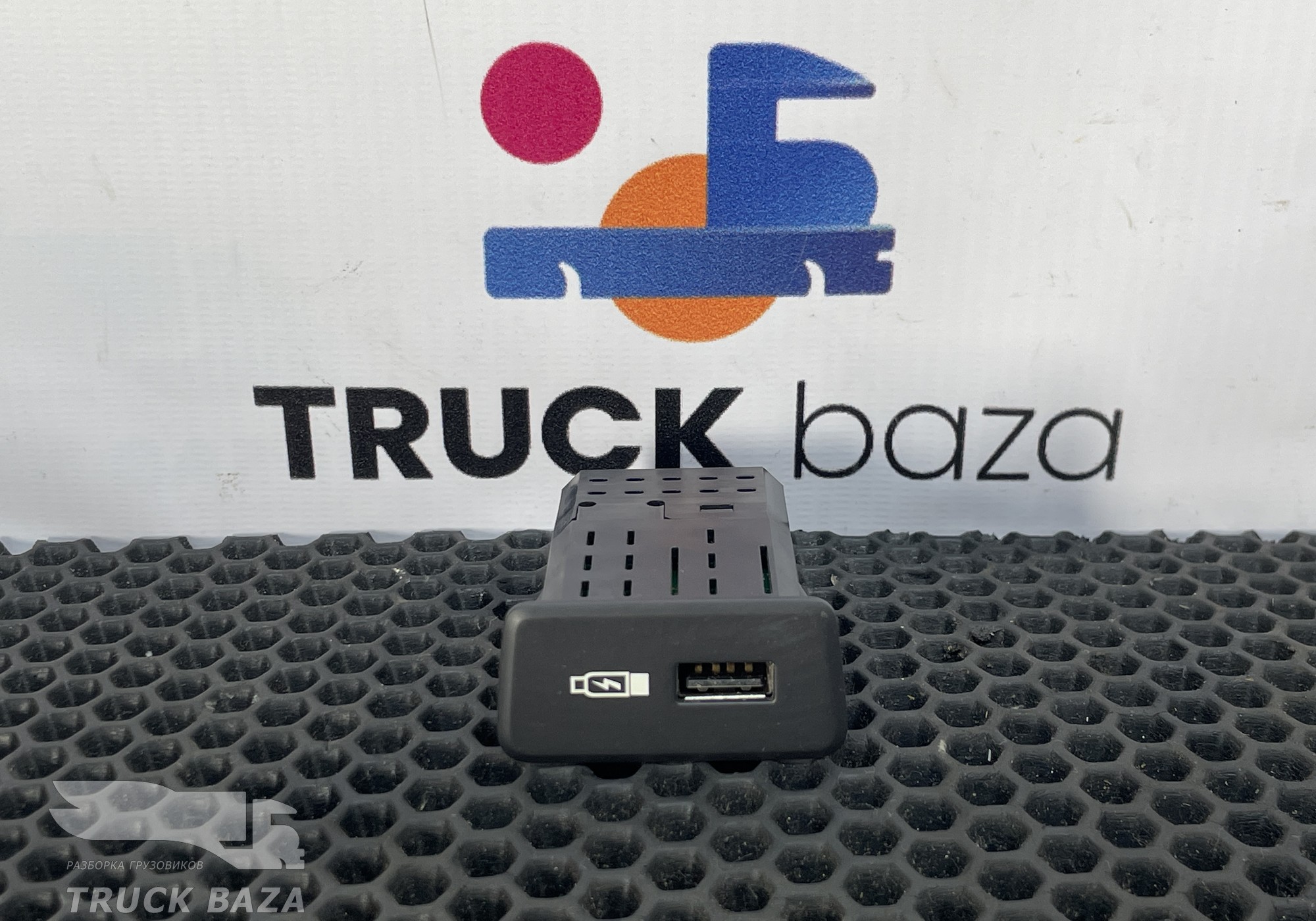 2554704 Порт USB для Scania 6-series G (с 2016)